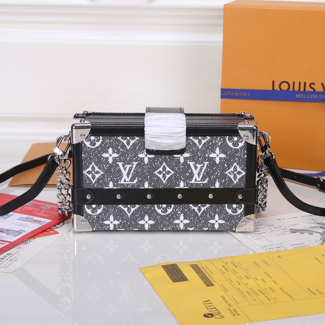 Louis Vuitton 对版细节 M21462 黑色牛仔Petite Malle 手袋取材 Monogram 提花丹宁布