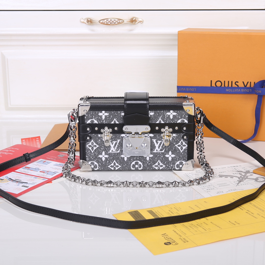 Louis Vuitton 对版细节 M21462 黑色牛仔Petite Malle 手袋取材 Monogram 提花丹宁布