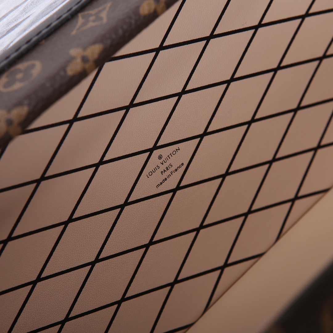 Louis Vuitton 对版细节 M45943 M40273