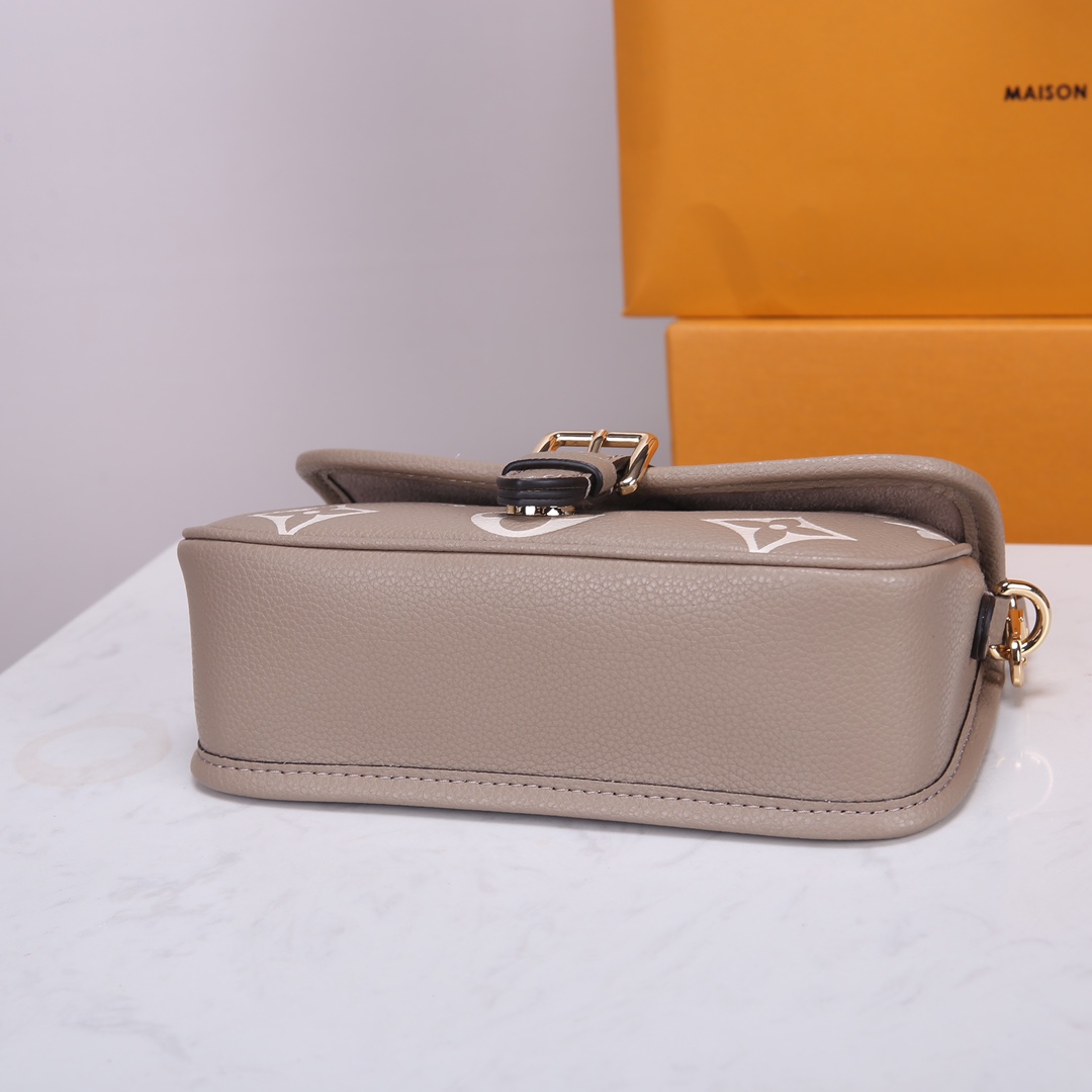Louis Vuitton 变码芯片法棍M83300杏色 M83566