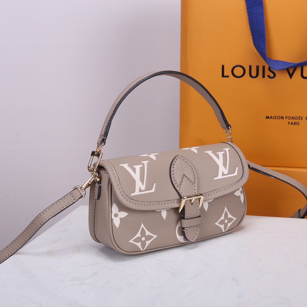 Louis Vuitton 变码芯片法棍M83300杏色 M83566