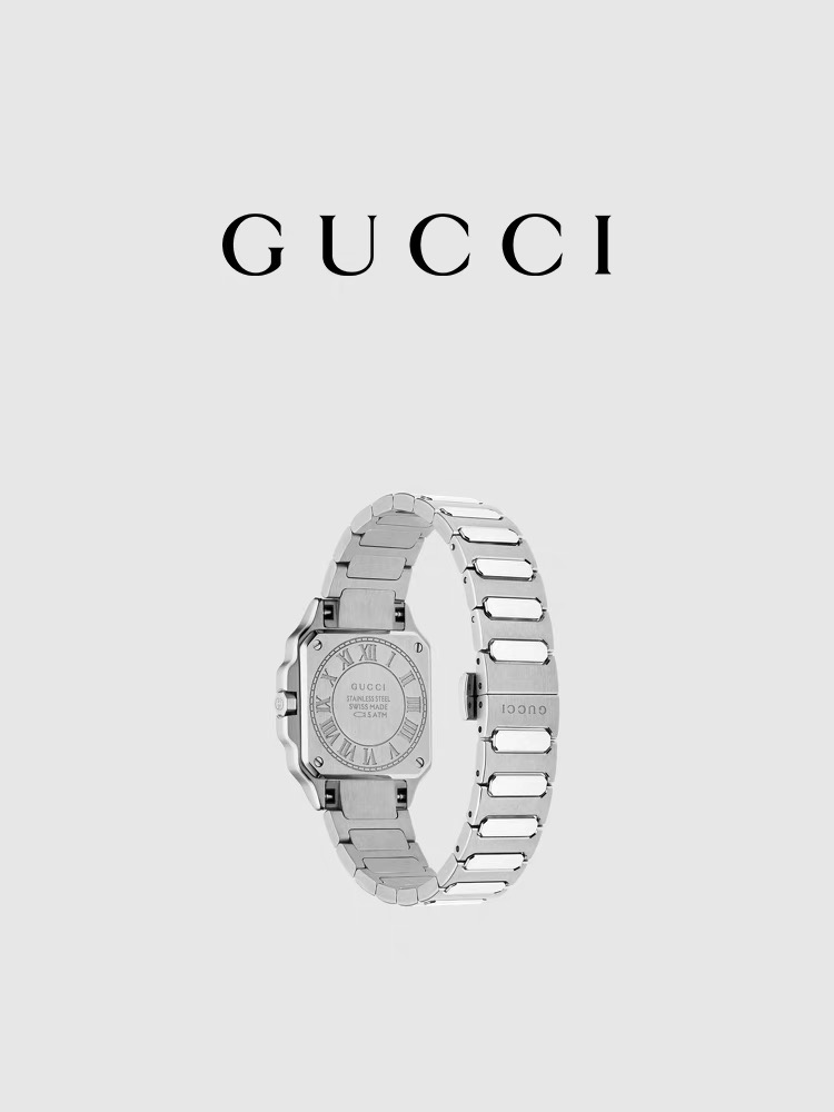 Gucci 古驰
G-Flat系列女士腕表
款号：YA166501
表径:24mm，粉色盘、白色间金盘两色可选
官方在售价格：17000人民币
精钢表带表壳，其中表盘部分采用了真空镀锌技术
防反光蓝宝石镜窗，耐磨耐刮，永不刮花；瑞士进口石英机芯，走时精准；表盘刻度镶嵌钻石；蝴蝶扣表带，佩戴方便
整表非常有质感，个性化的表盘，彰显不凡与不俗，非常抢眼，您值得拥有！！
发货配包装！！