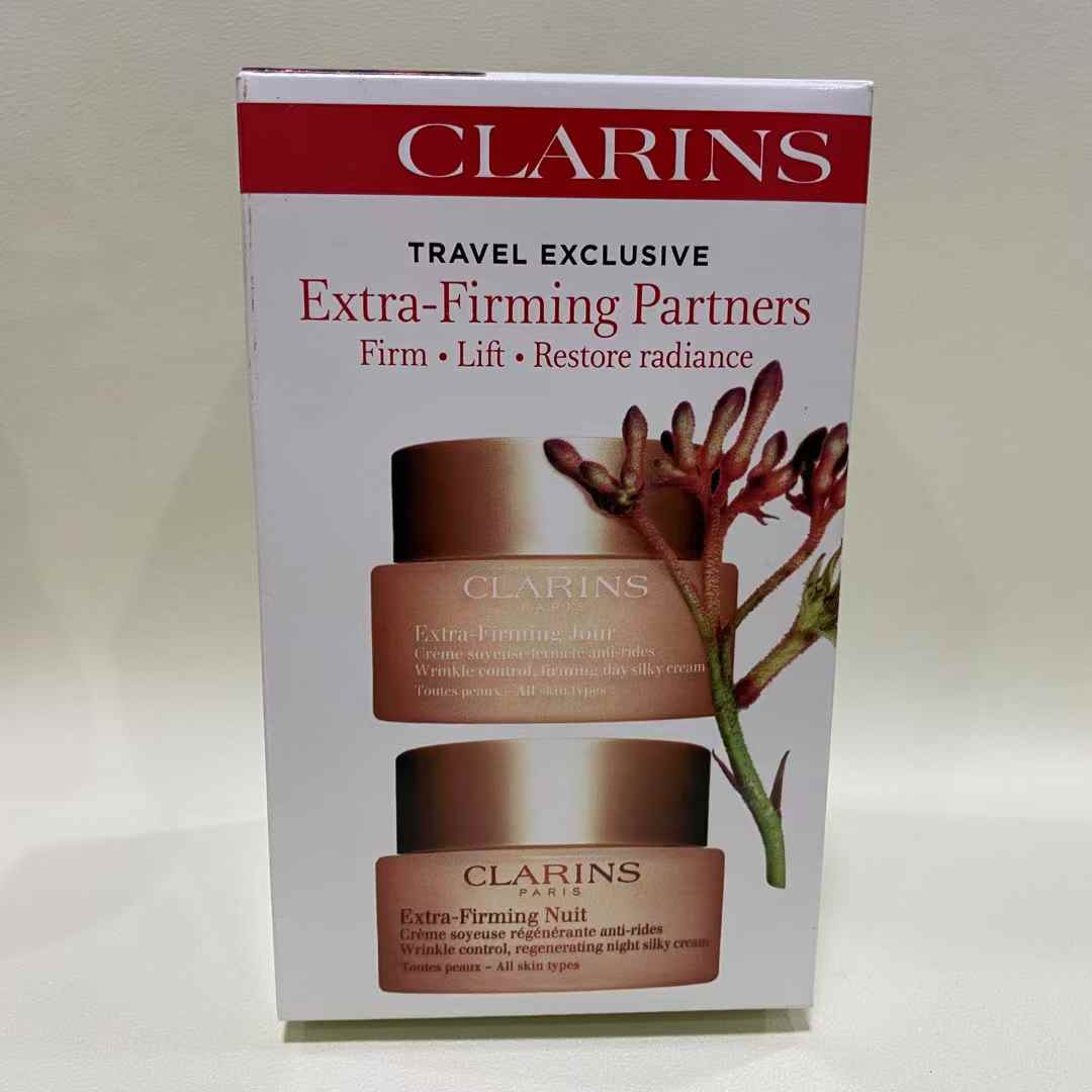 ¡55! (Nota en el pedido: Estuche de crema de día y noche de Clarins, versión antigua) Crema de día y noche de Clarins, …