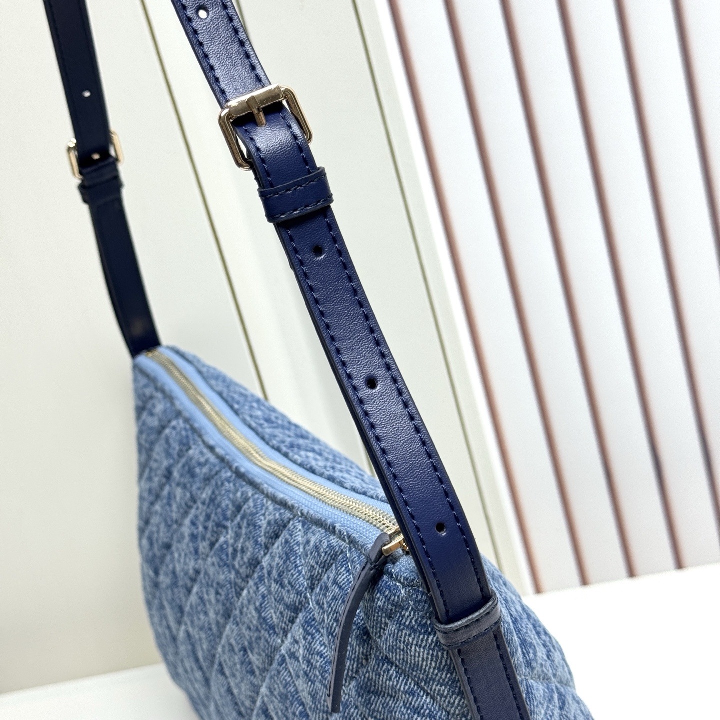 Chanel bag 𝐂𝐡𝐚𝐧𝐞𝐥 𝟐𝟔𝐀 Advanced Handicraft Workshop Underarm Bag — photo 7
