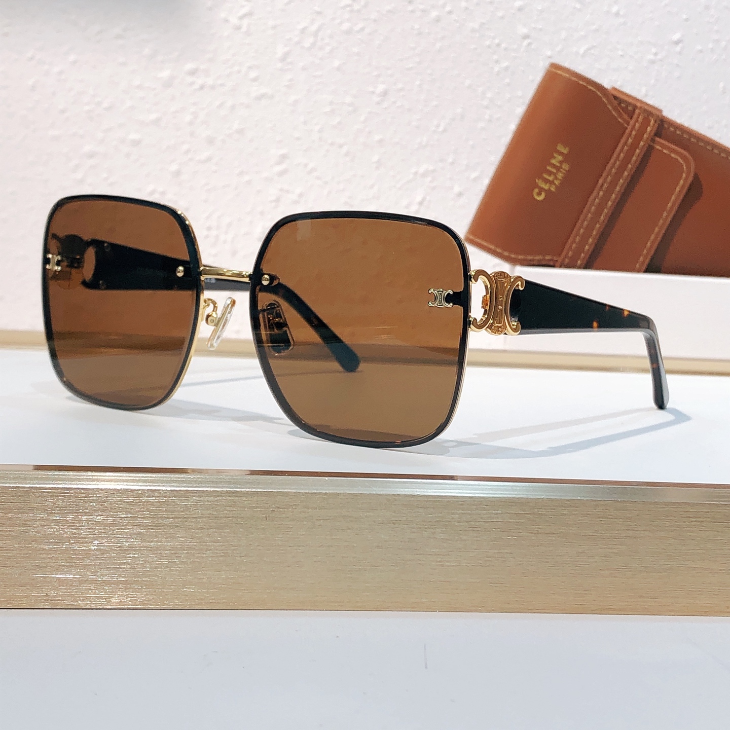 Celine 𝑪𝒆𝒍𝒊𝒏𝒆 𝟮𝟲𝑠𝑠