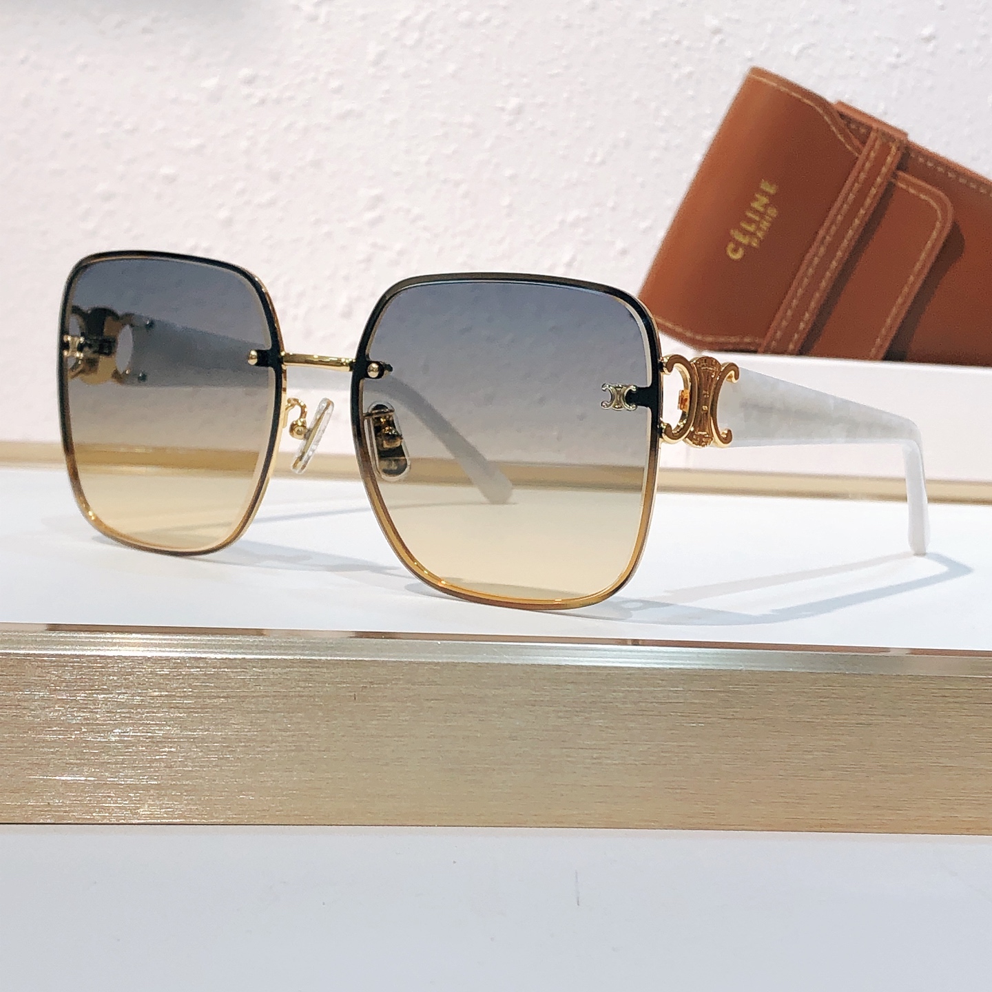 Celine 𝑪𝒆𝒍𝒊𝒏𝒆 𝟮𝟲𝑠𝑠