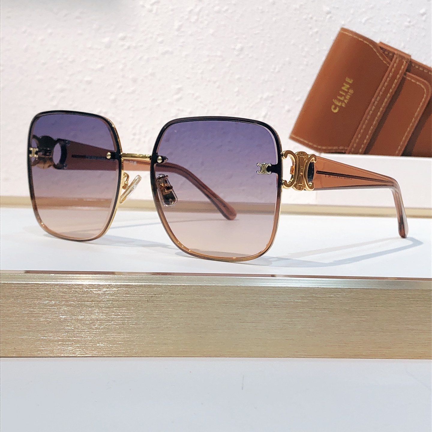 Celine 𝑪𝒆𝒍𝒊𝒏𝒆 𝟮𝟲𝑠𝑠