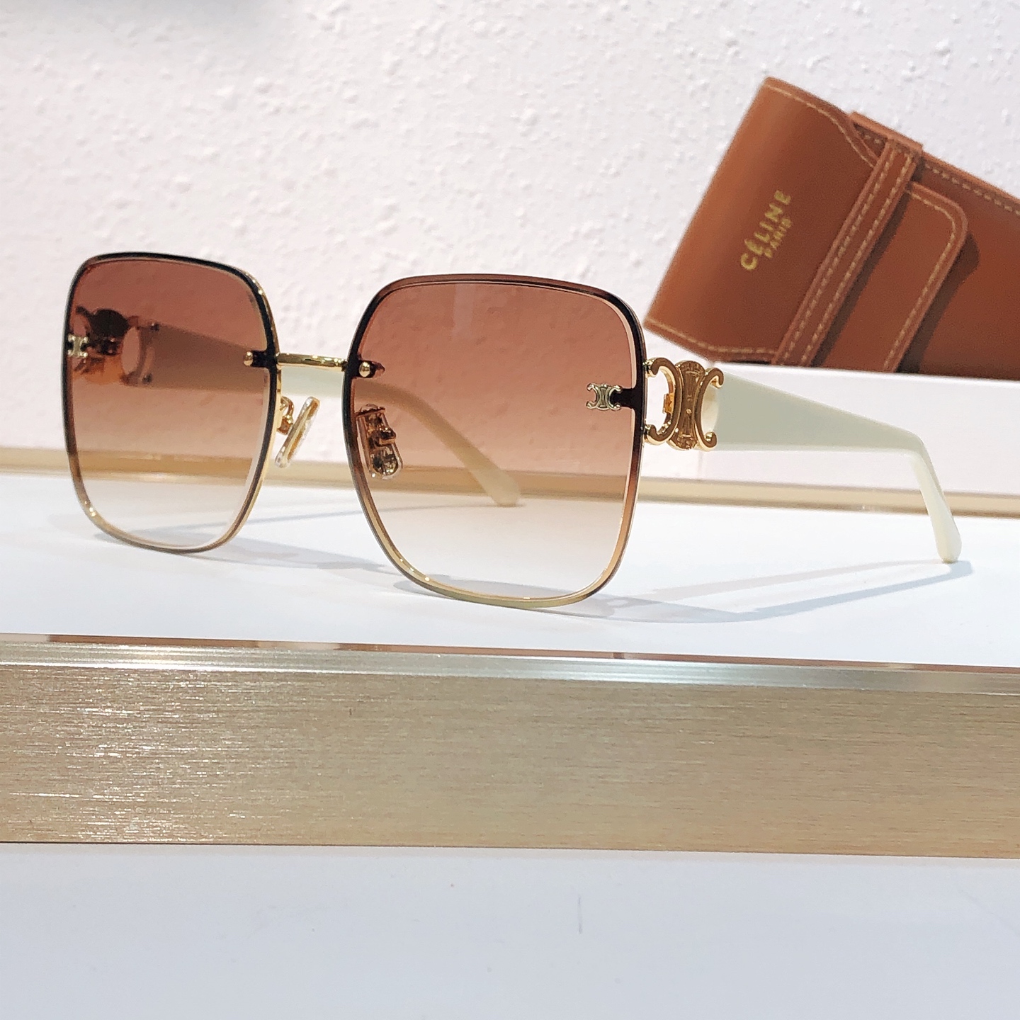 Celine 𝑪𝒆𝒍𝒊𝒏𝒆 𝟮𝟲𝑠𝑠