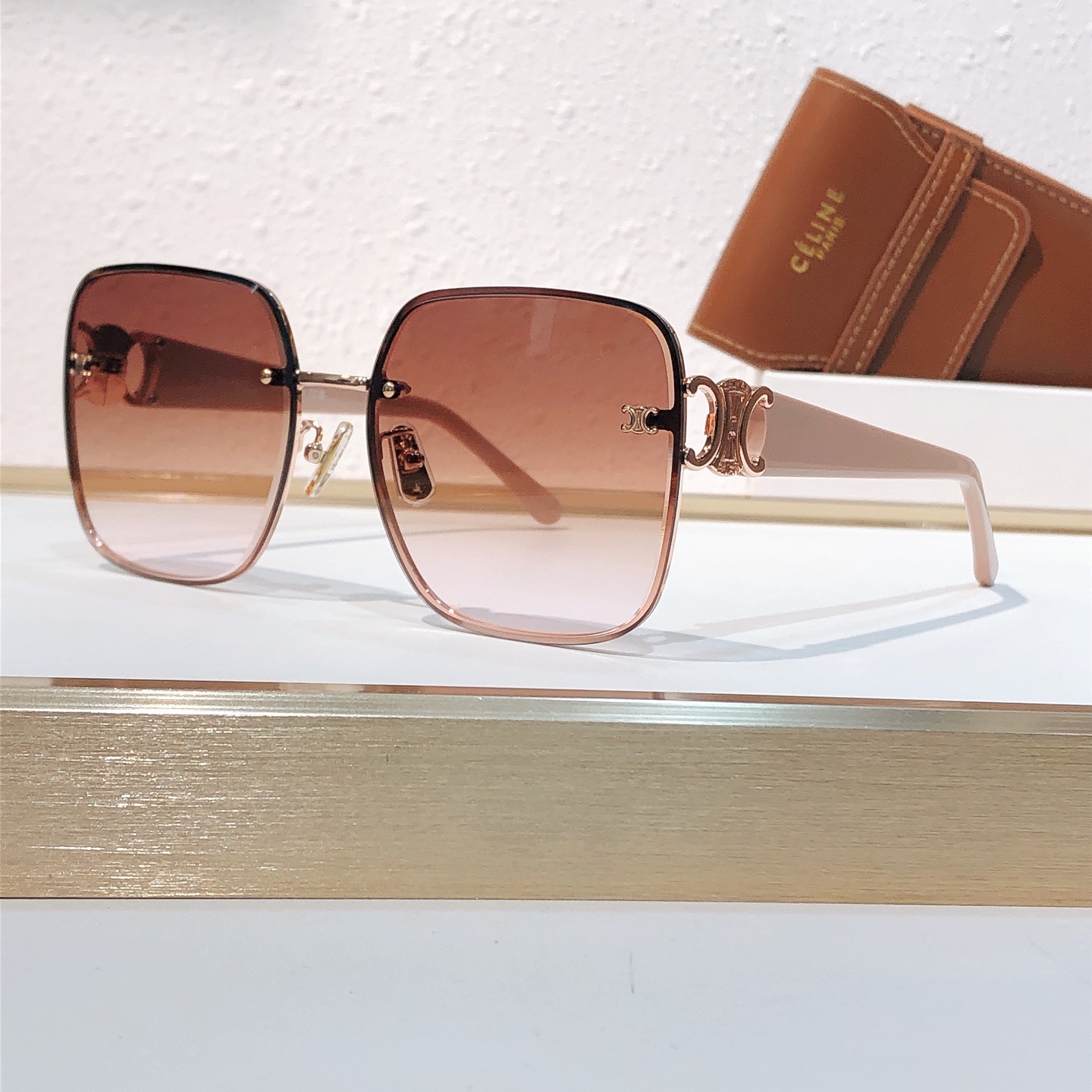 Celine 𝑪𝒆𝒍𝒊𝒏𝒆 𝟮𝟲𝑠𝑠