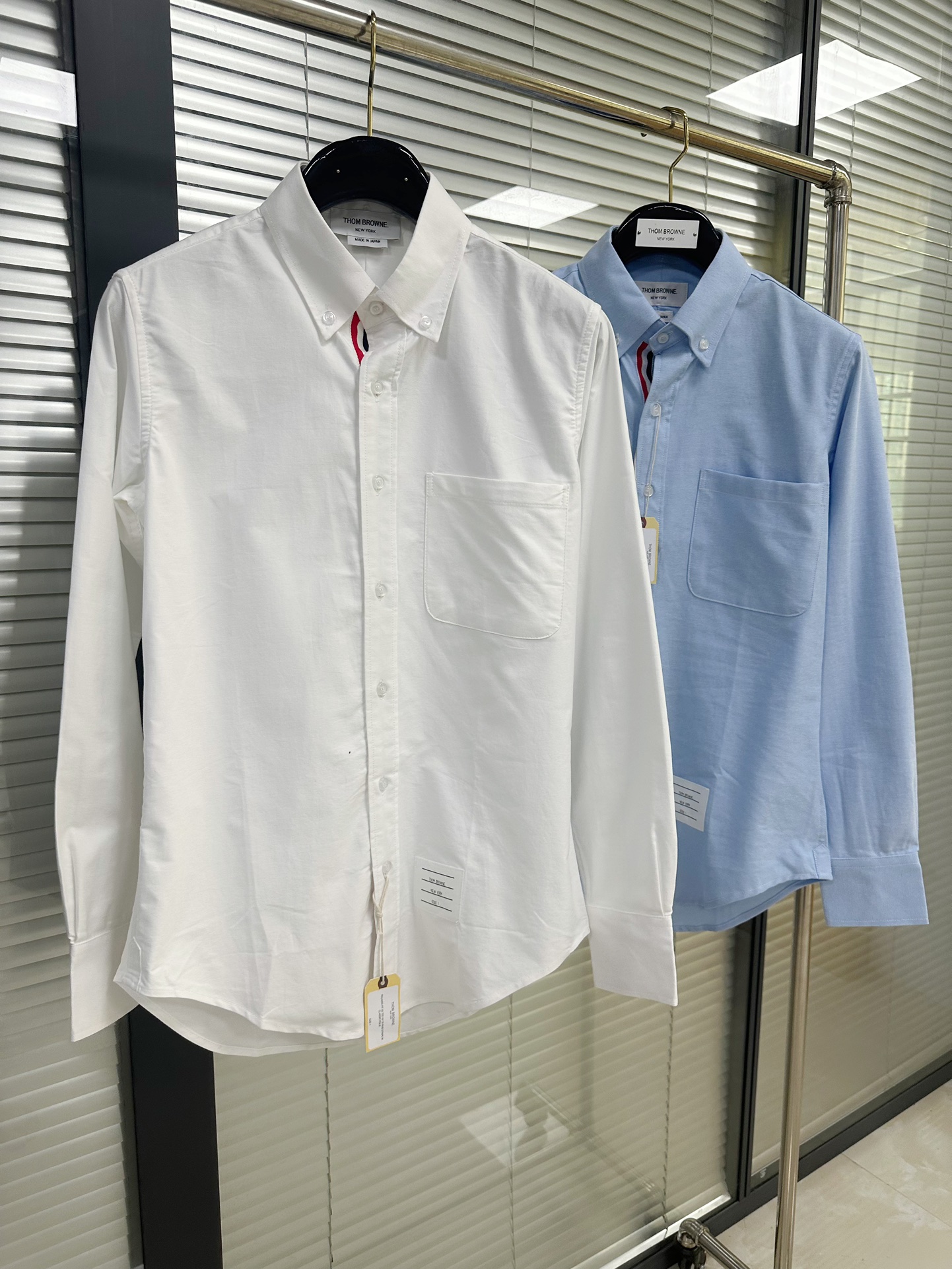 NO:783438,Shirt｜ Inner webbing shirt 'Never goes out of style' A classic style that you can't put down. A must-have item in your wardrobe no matter what. Imported oxford fabric. A super popular item worn by many celebrities and Internet celebrities in the entertainment industry. Unisex code size 0.1.2.3.4, Thom Browne-clothing,thom browne,shirts,19860909衬衫｜ 内里织带衬衫  “永不过时” 经典到欲罢不能的款式 无论如何必须衣橱必备神器 进口牛津纺面料 娱乐圈超多明星、网红相继上身的超红单品男女通码 码数0.1.2.3.4,汤姆布朗-服装,thom browne,shirts,,Women's clothing