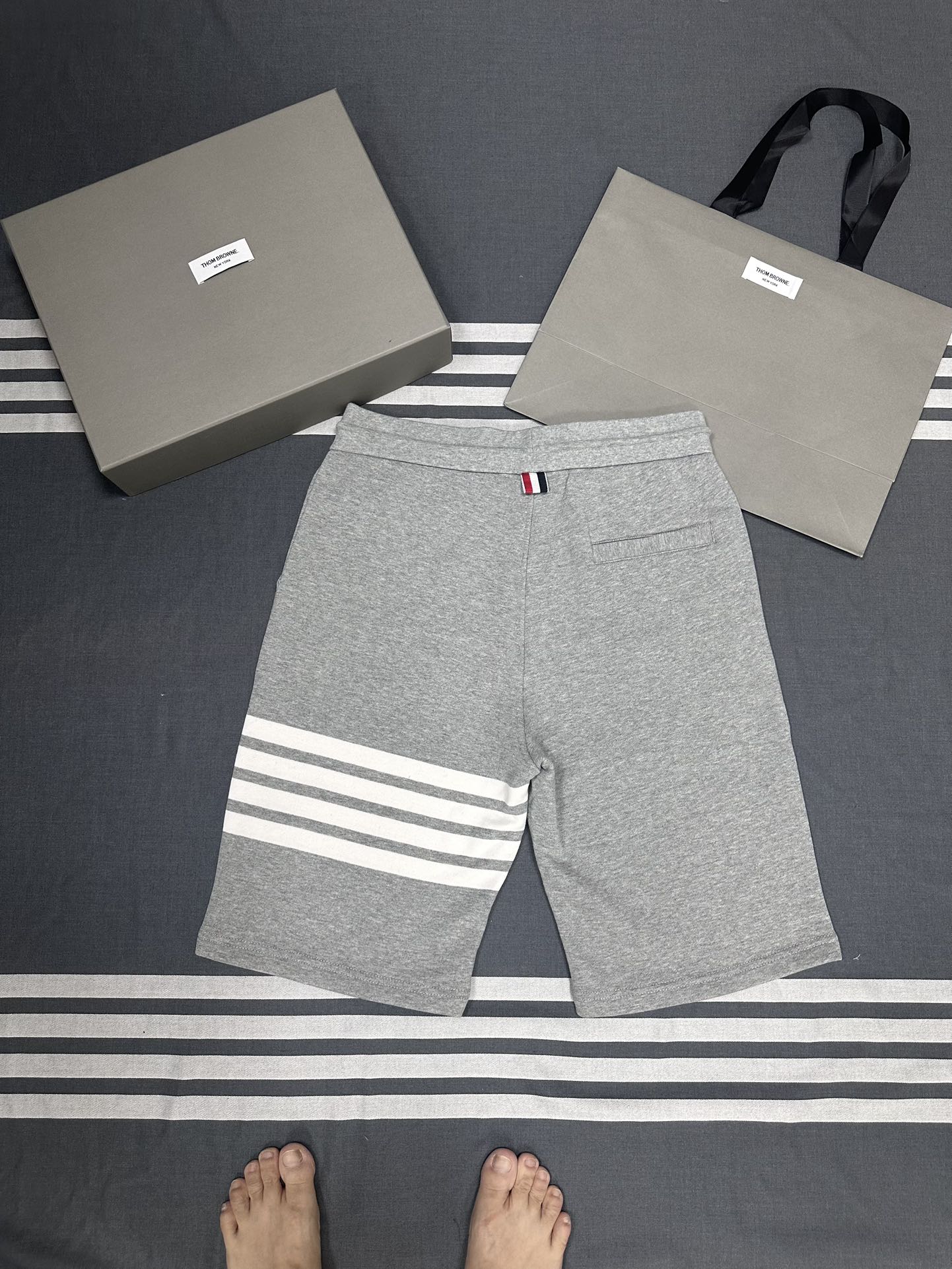 톰브라운 남성 반바지 126336 Thom Browne Shorts 썸네일 이미지