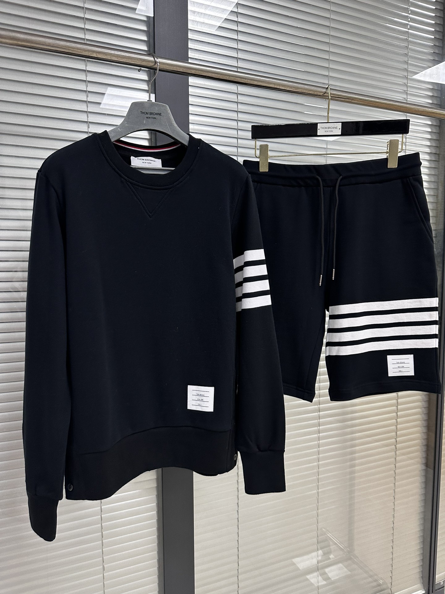 톰브라운 남성 반바지 126334 Thom Browne Shorts 썸네일 이미지