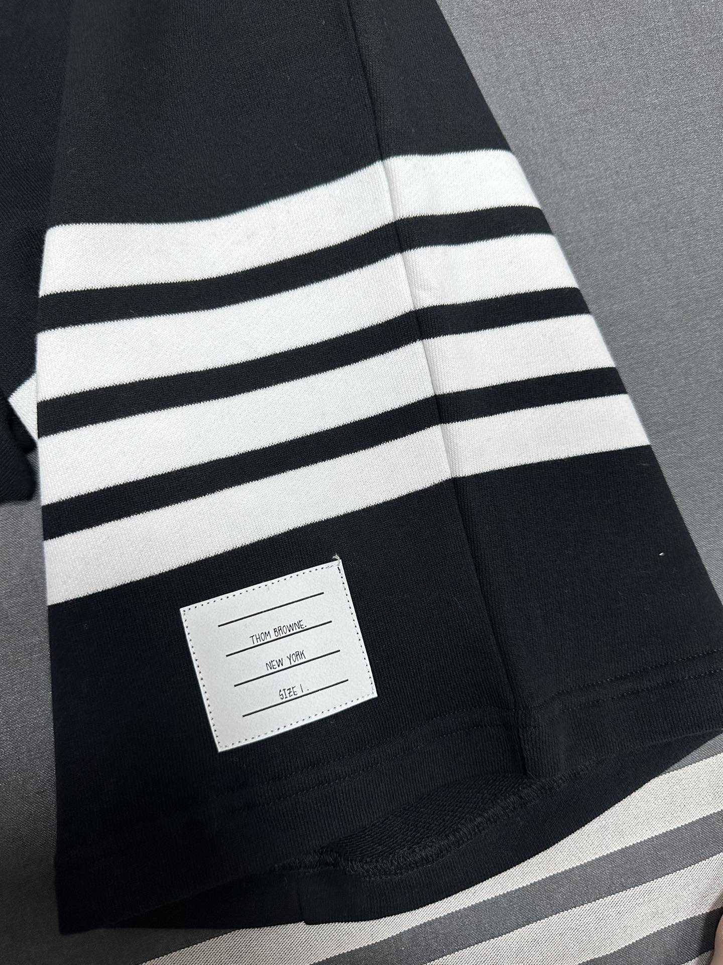 톰브라운 남성 반바지 126334 Thom Browne Shorts 썸네일 이미지