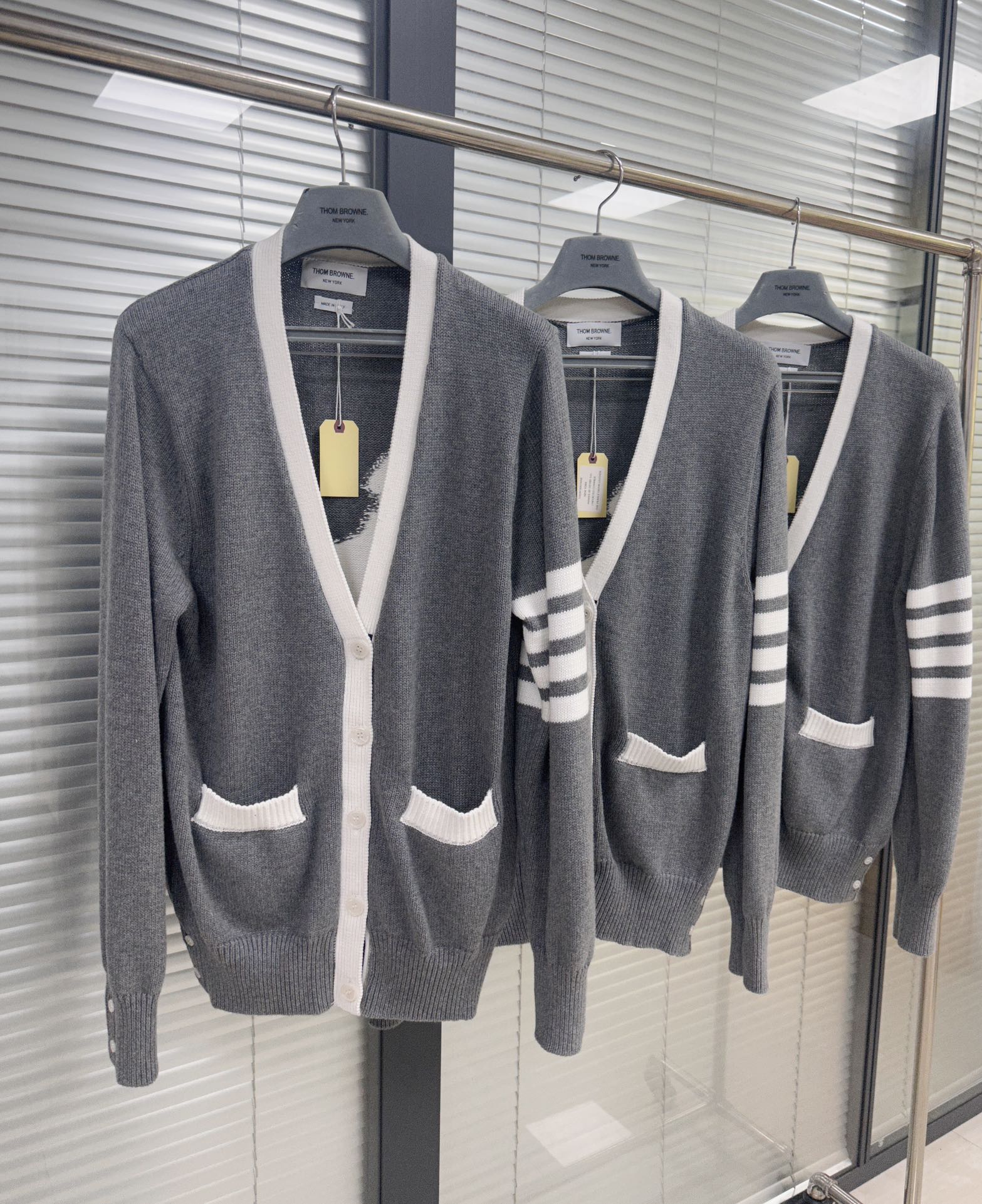톰브라운 남성 가디건 143057 Thom Browne Cardigan 상세 이미지 5