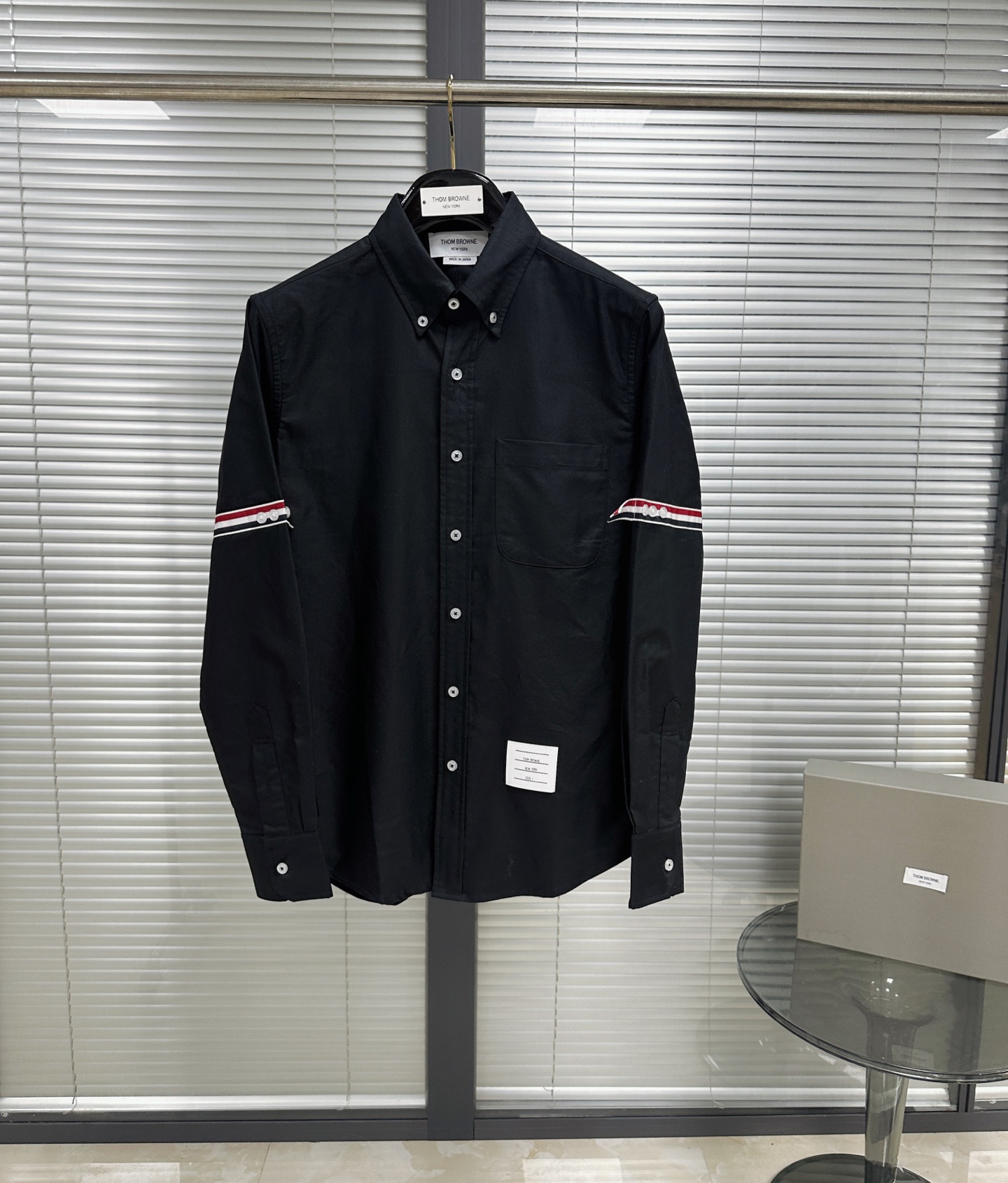 NO:783505,Shirt｜Double-sleeved three-color web long-sleeved shirt 'timeless style' imported Oxford fabric invincible style new color code number 1.2.3.4, Thom Browne-clothing,thom browne,shirts,19860909衬衫｜ 双袖三色织带长袖衬衫  “永不过时款” 进口牛津纺面料 无敌款 新配色  码数1.2.3.4,汤姆布朗-服装,thom browne,shirts,,Women's clothing