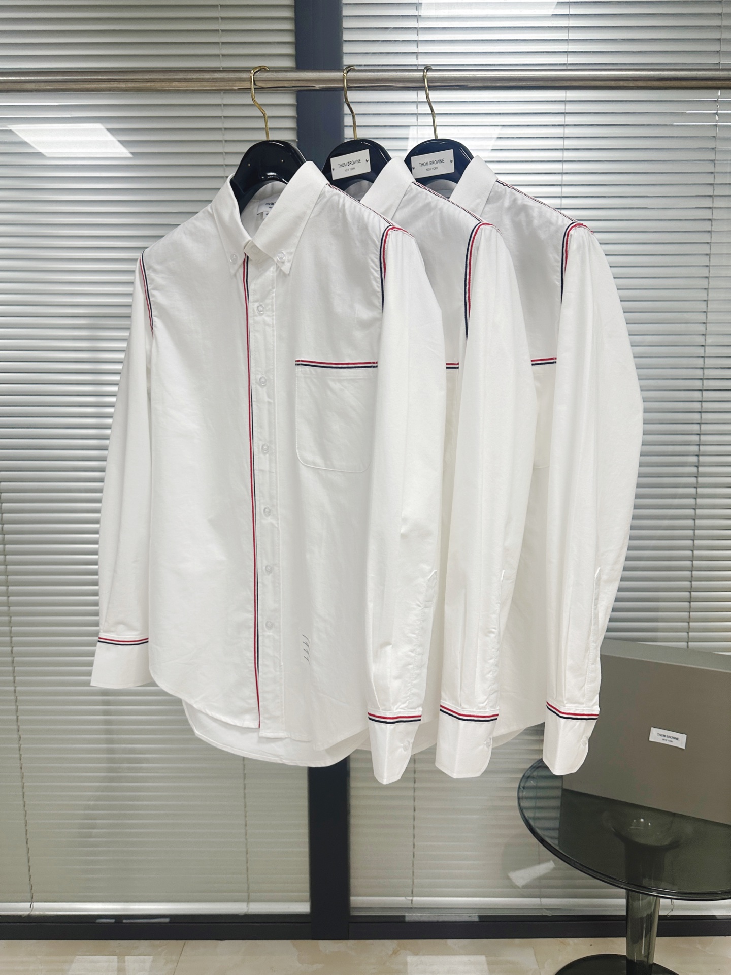 톰브라운 리본 장식 긴팔 셔츠 상세 이미지 5