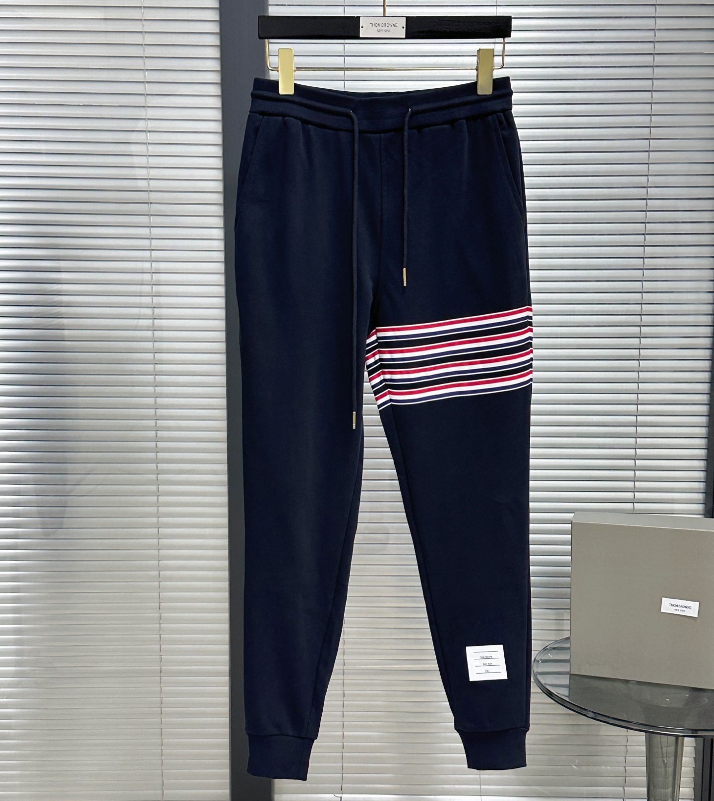 톰브라운 남성 바지 142879 Thom Browne Pants 상세 이미지 2