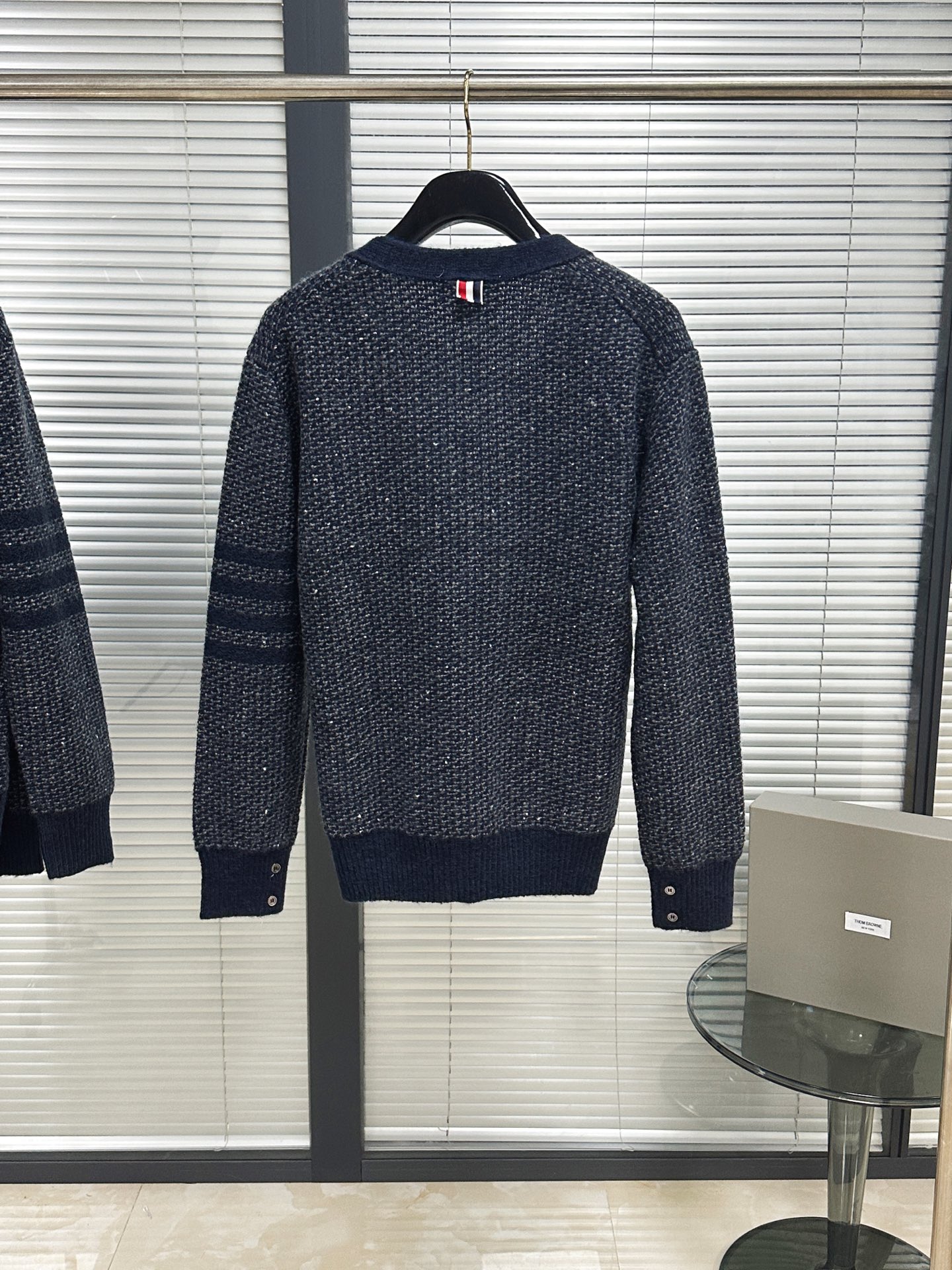톰브라운 남성 가디건 142977 Thom Browne Cardigan 상세 이미지 3