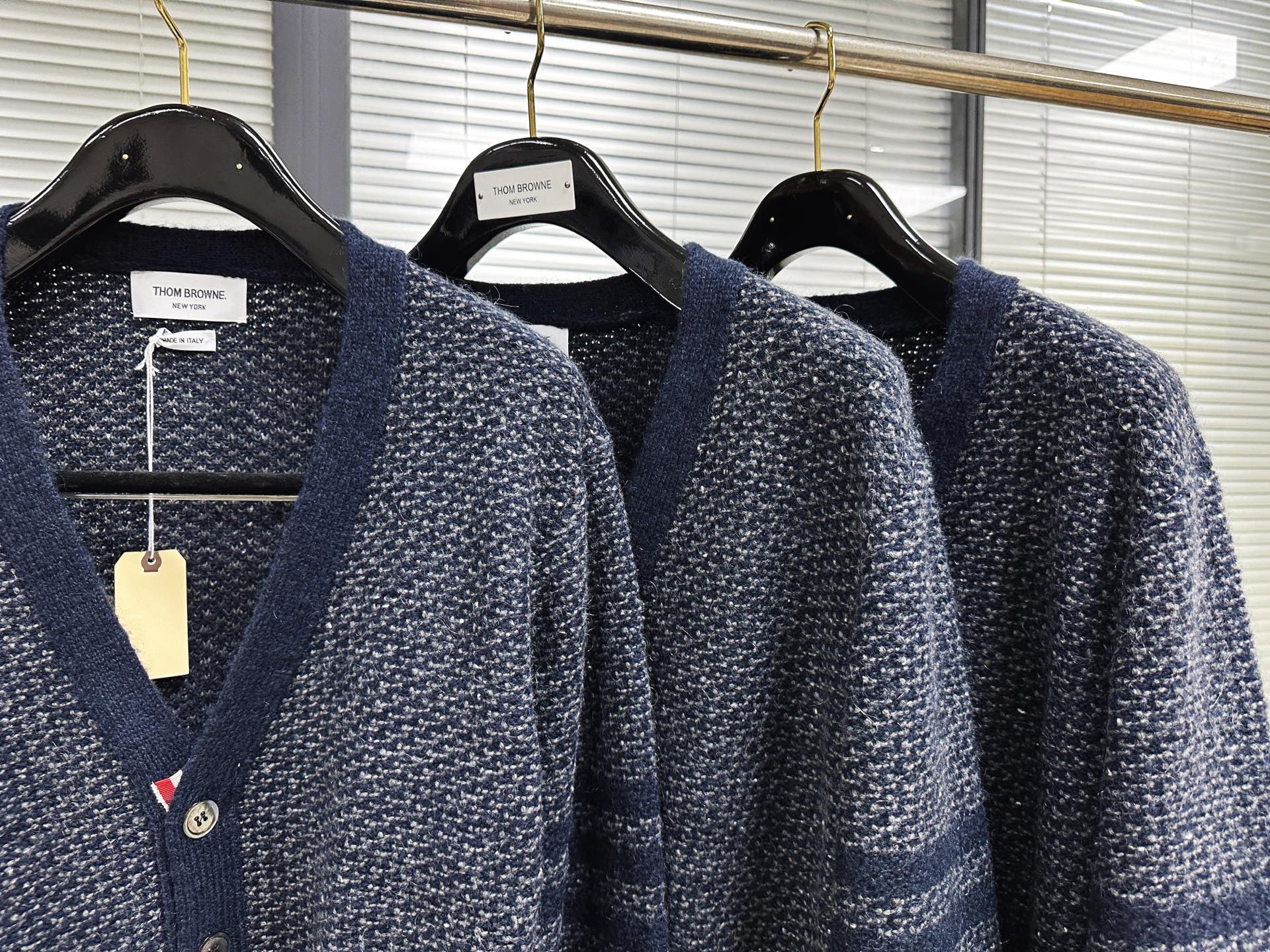 톰브라운 남성 가디건 142977 Thom Browne Cardigan 상세 이미지 6