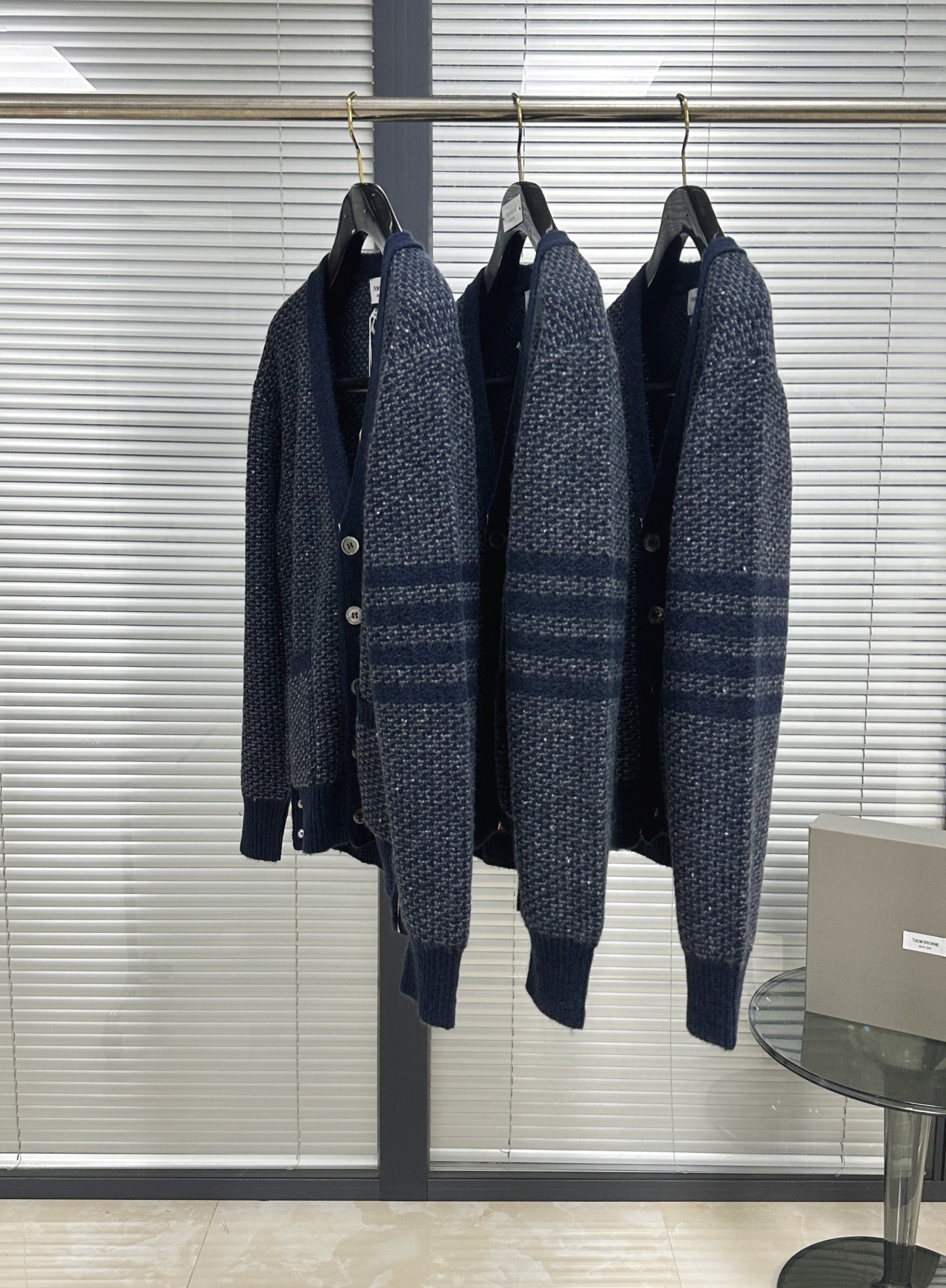 톰브라운 남성 가디건 142977 Thom Browne Cardigan 상세 이미지 5