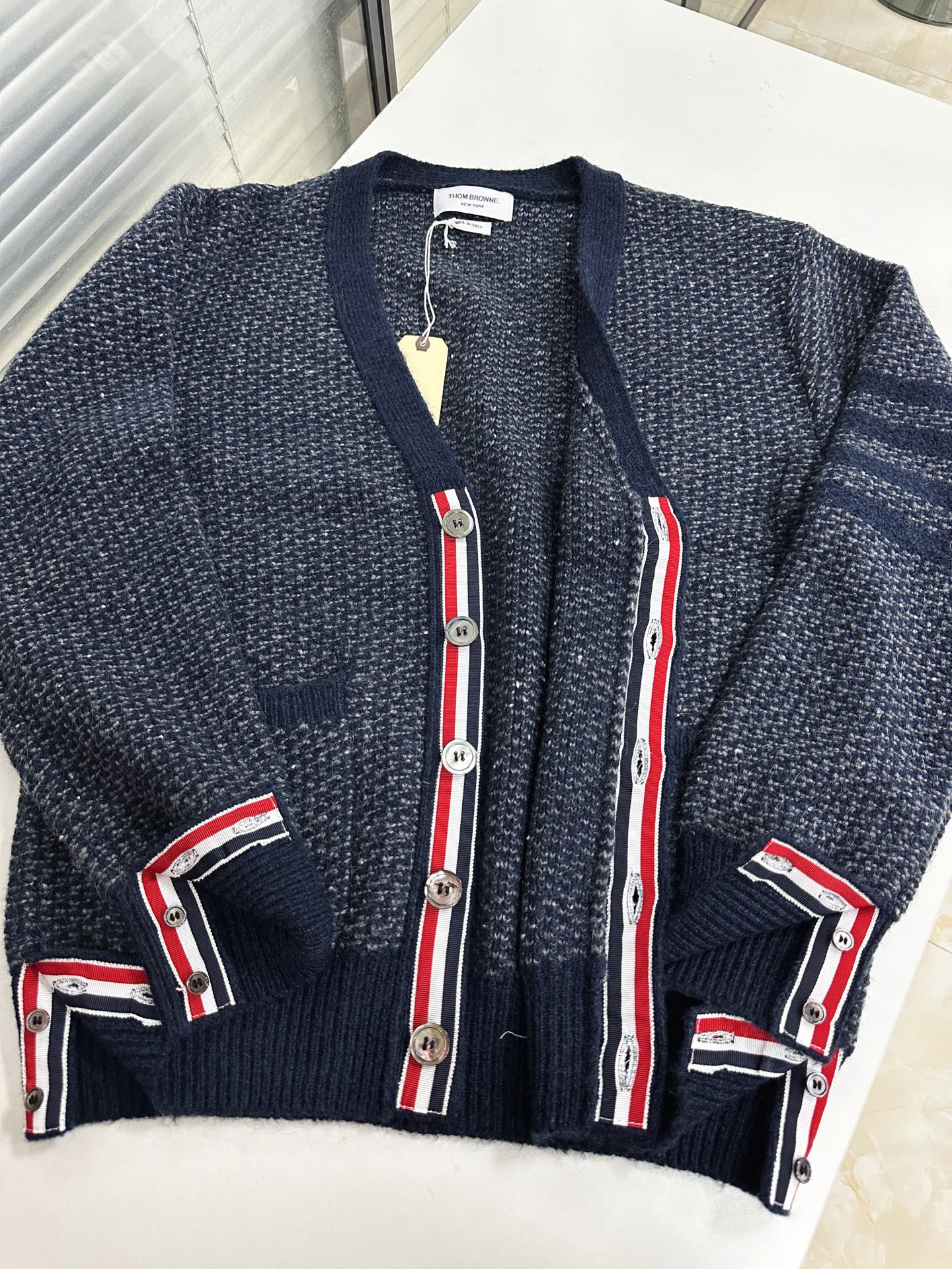 톰브라운 남성 가디건 142977 Thom Browne Cardigan 상세 이미지 8