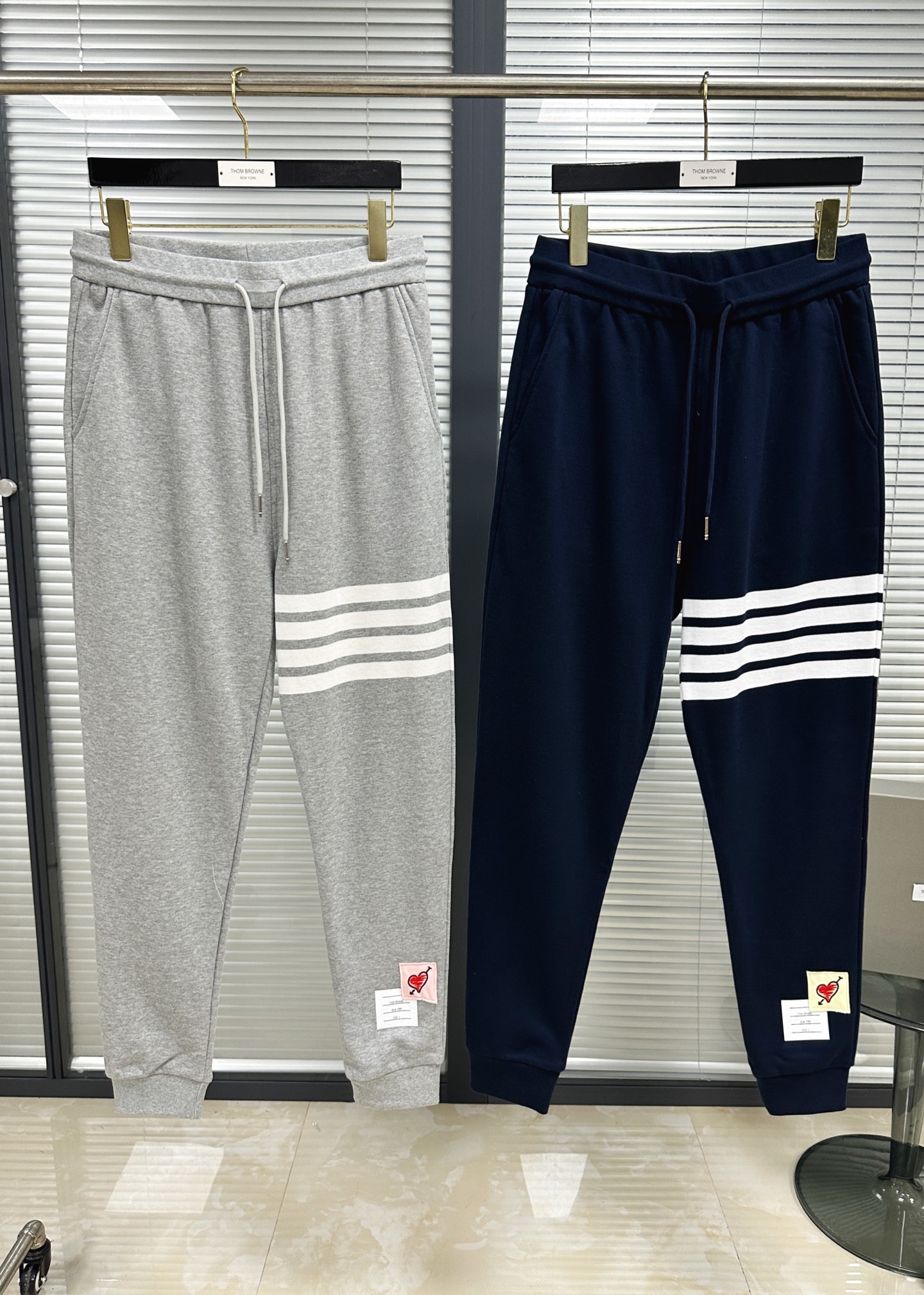 톰브라운 네이비 블루 그레이 브라운 남성 바지 레플리카 46692 Thom Browne 상세 이미지 2
