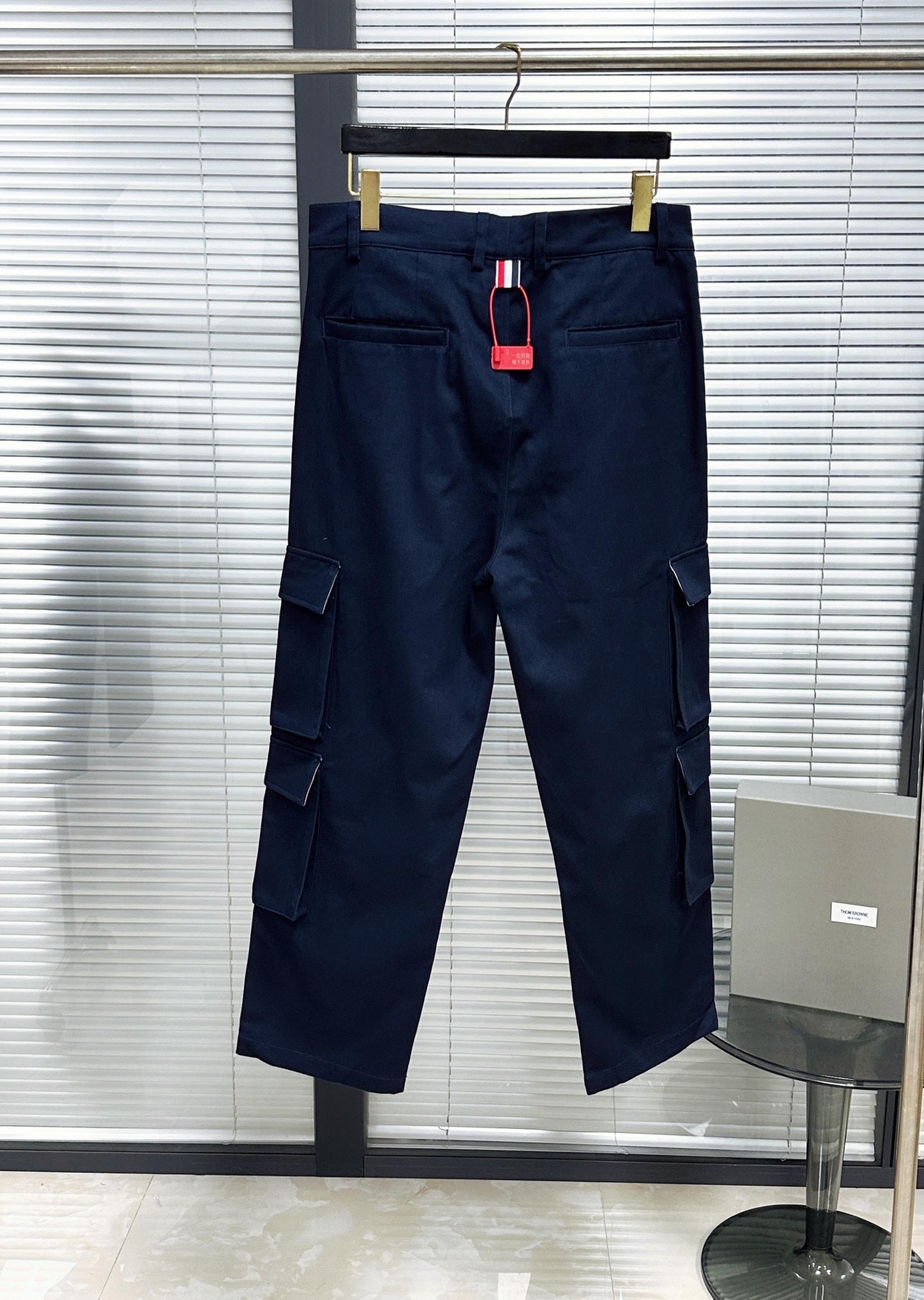 톰브라운 와이드 카고 워싱 남성 바지 레플리카 46718 Thom Browne 상세 이미지 3