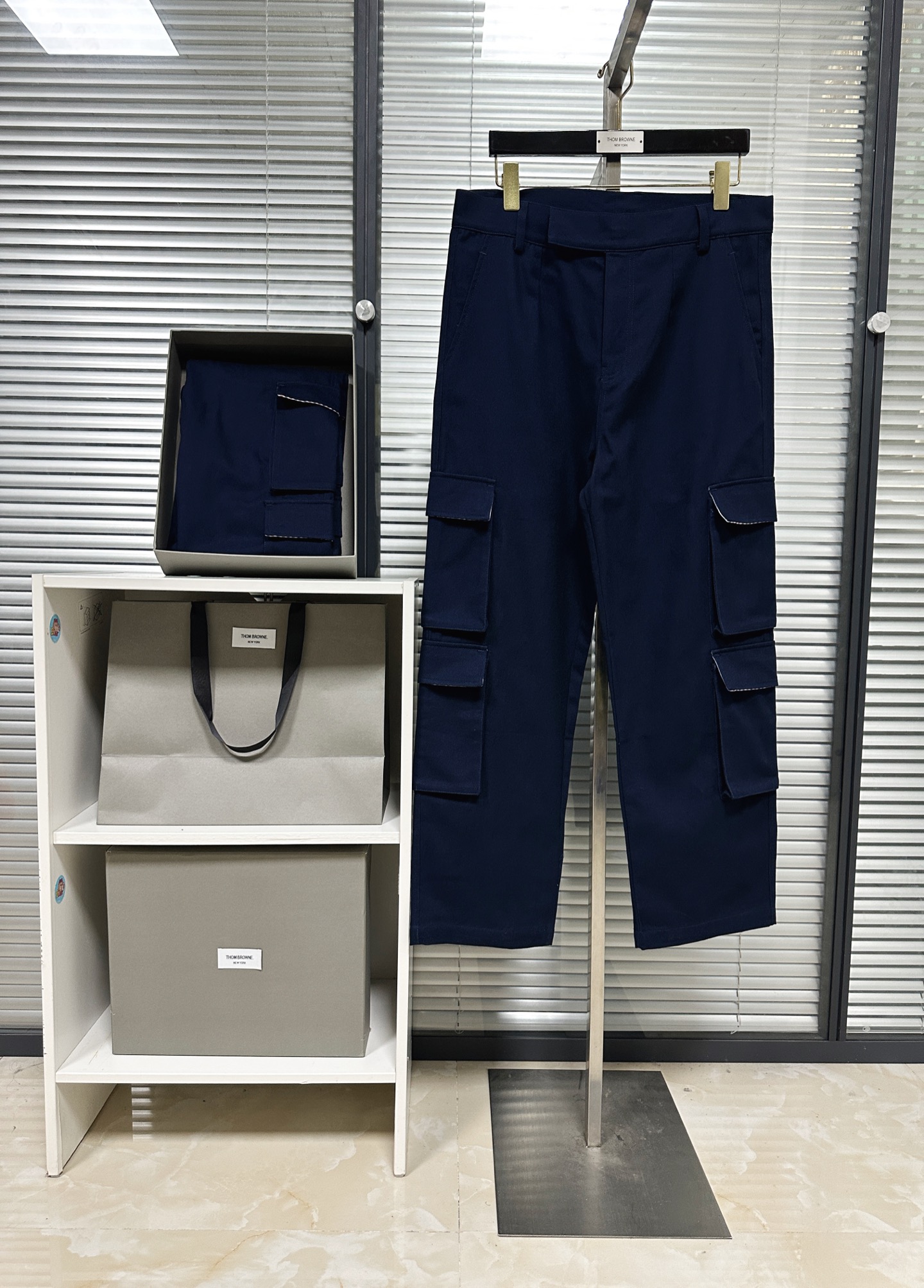 톰브라운 와이드 카고 워싱 남성 바지 레플리카 46718 Thom Browne 상세 이미지 6