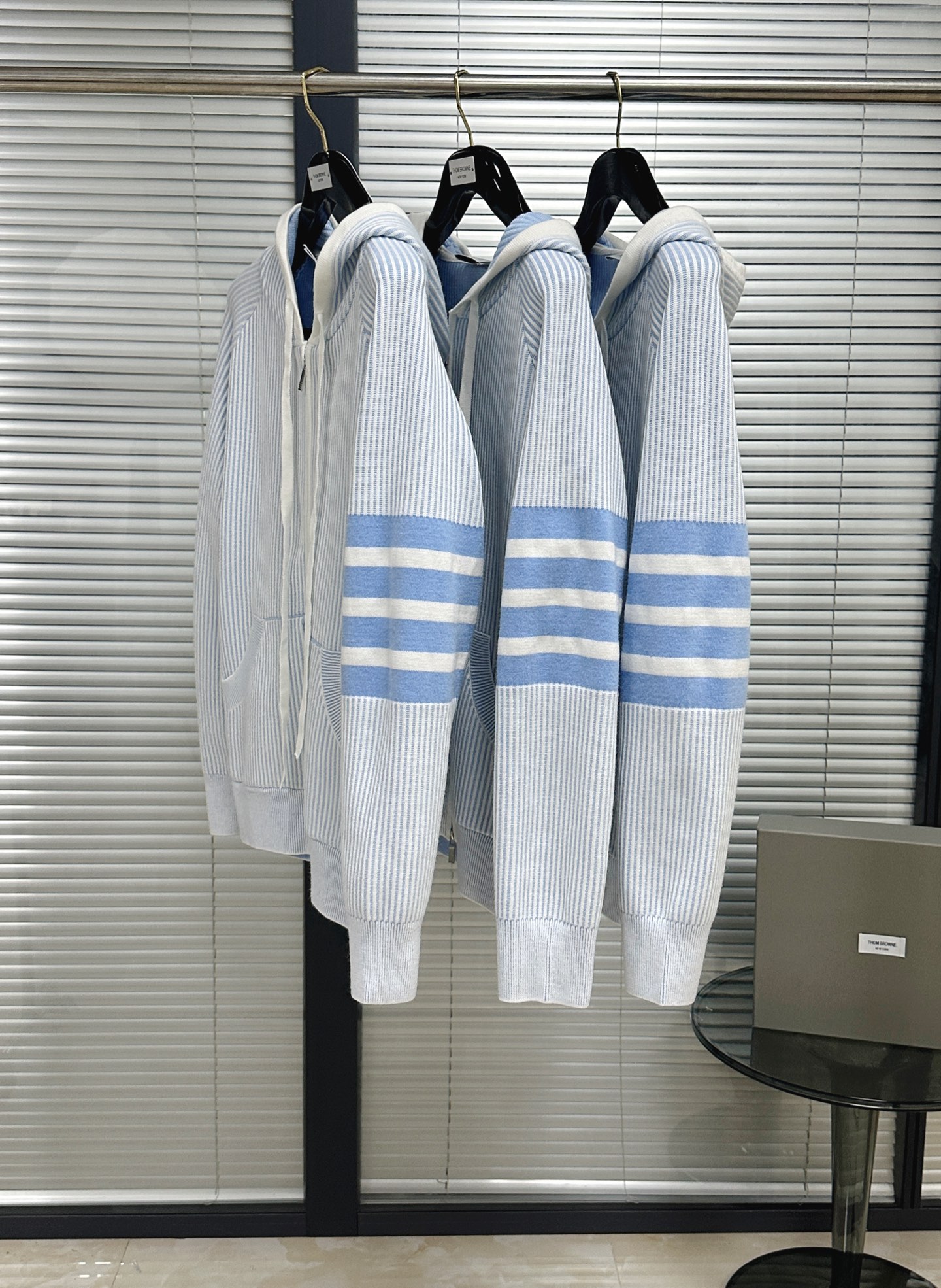톰브라운 남성 가디건 142996 Thom Browne Cardigan 상세 이미지 4