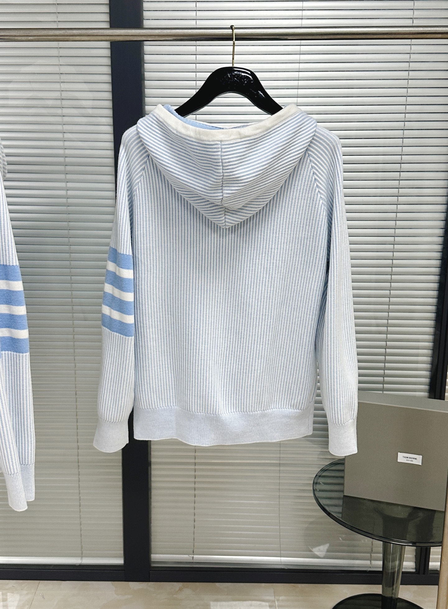 톰브라운 남성 가디건 142996 Thom Browne Cardigan 상세 이미지 3