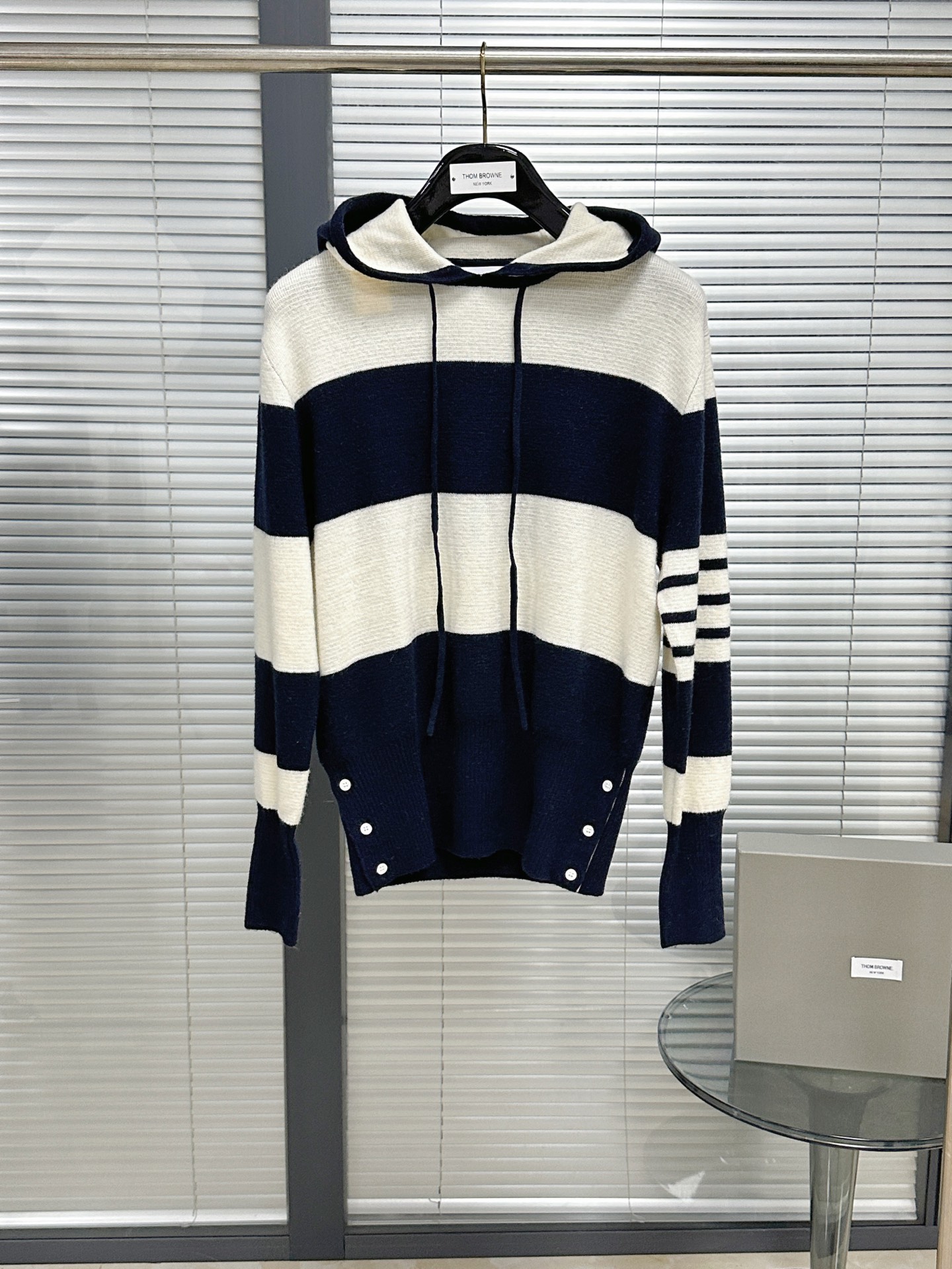 톰브라운 남성 가디건 142997 Thom Browne Cardigan 상세 이미지 2