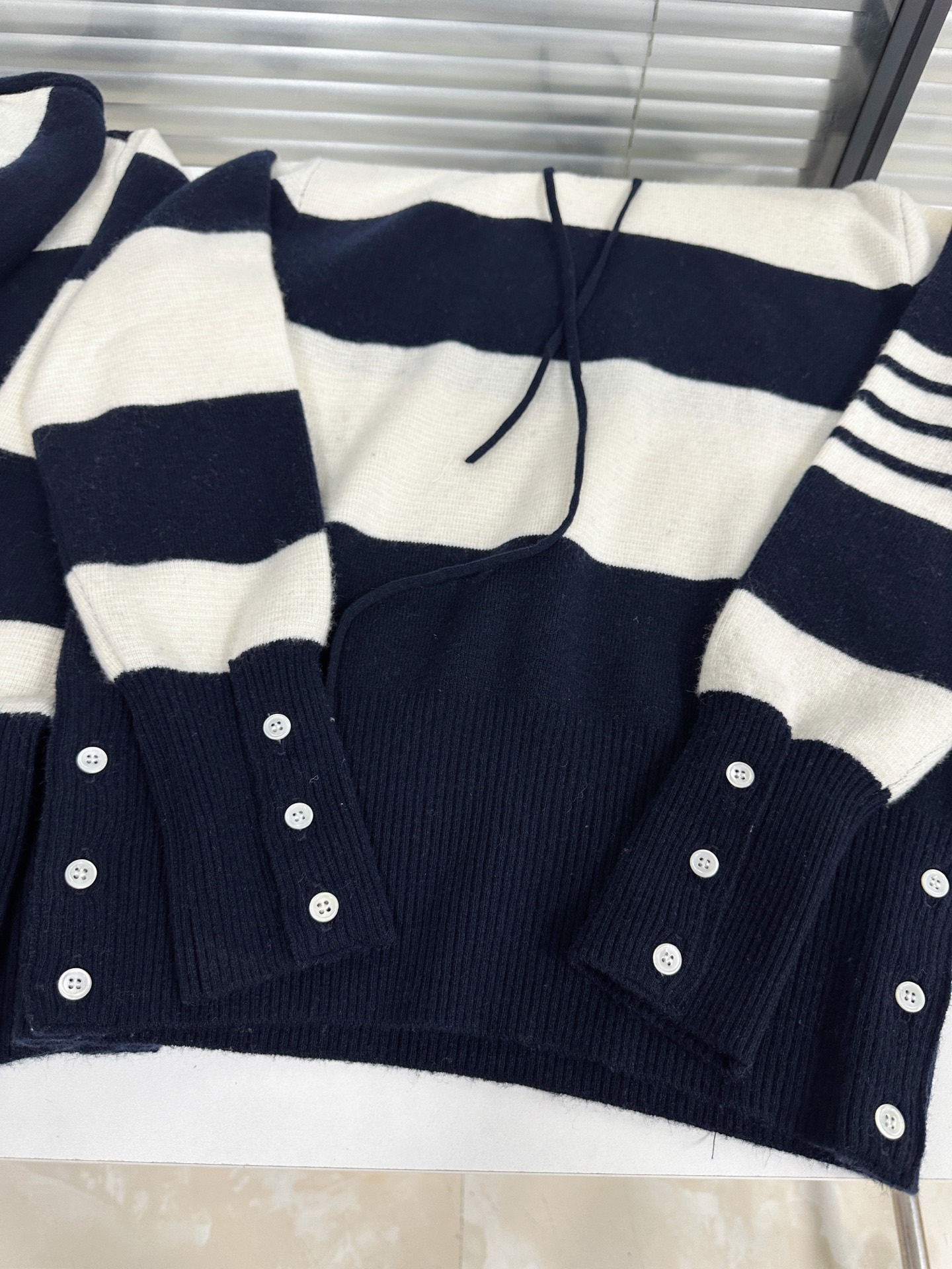 톰브라운 남성 가디건 142997 Thom Browne Cardigan 상세 이미지 7