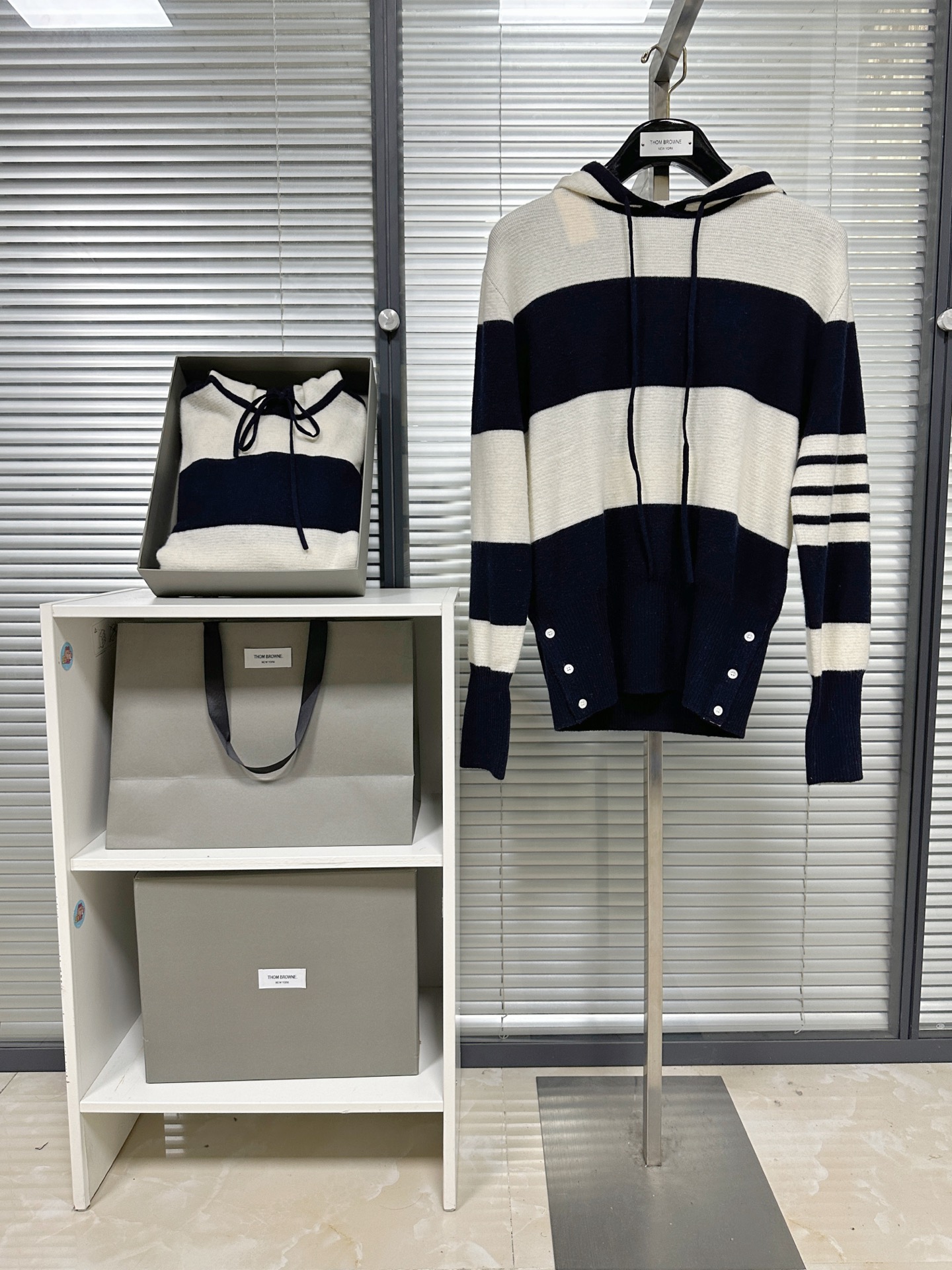톰브라운 남성 가디건 142997 Thom Browne Cardigan 상세 이미지 5