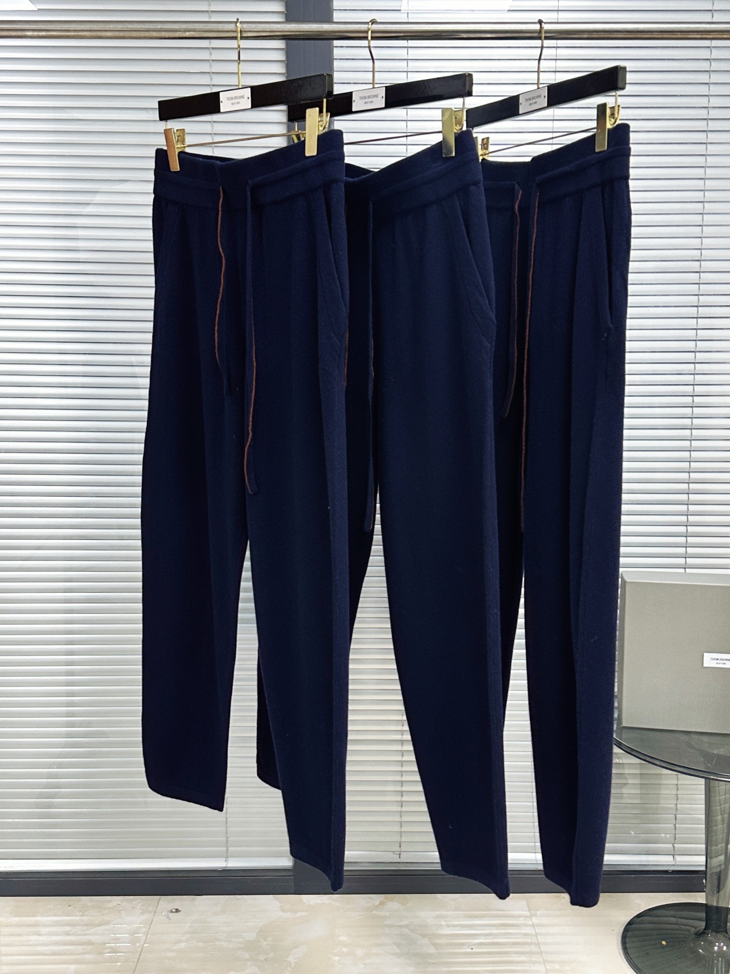 톰브라운 남성 바지 142942 Thom Browne Pants 상세 이미지 4