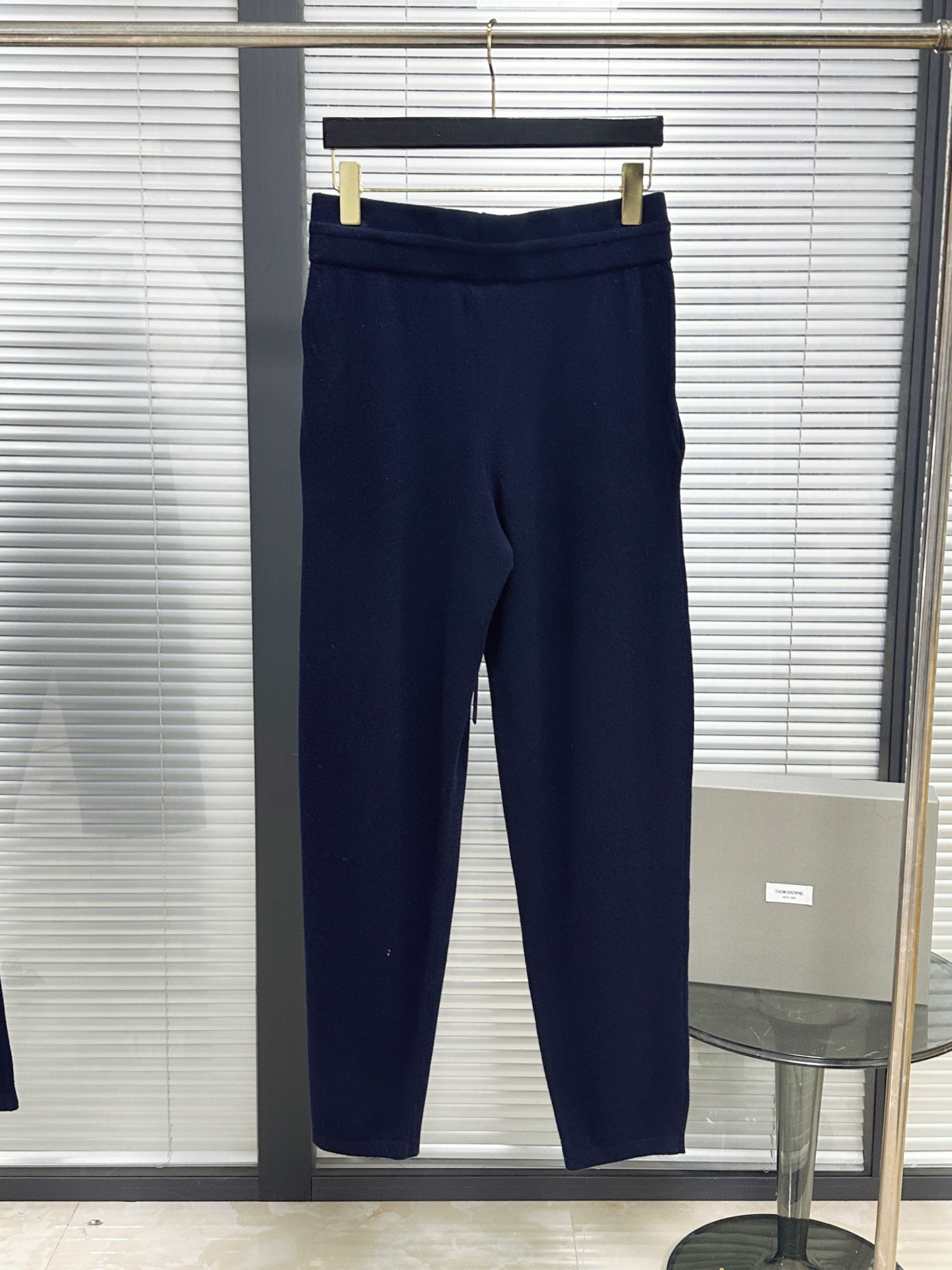 톰브라운 남성 바지 142942 Thom Browne Pants 상세 이미지 3