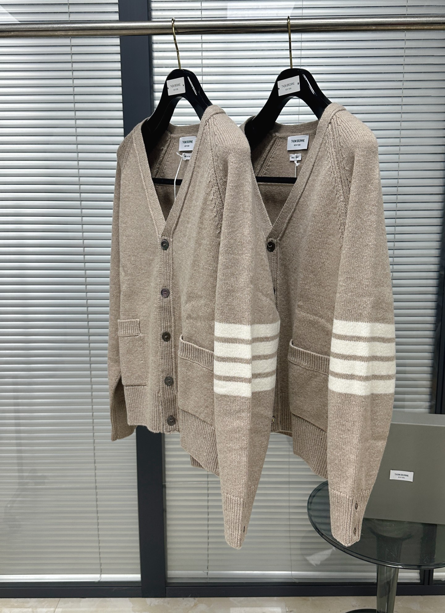 톰브라운 남성 가디건 142852 Thom Browne Cardigan 상세 이미지 4