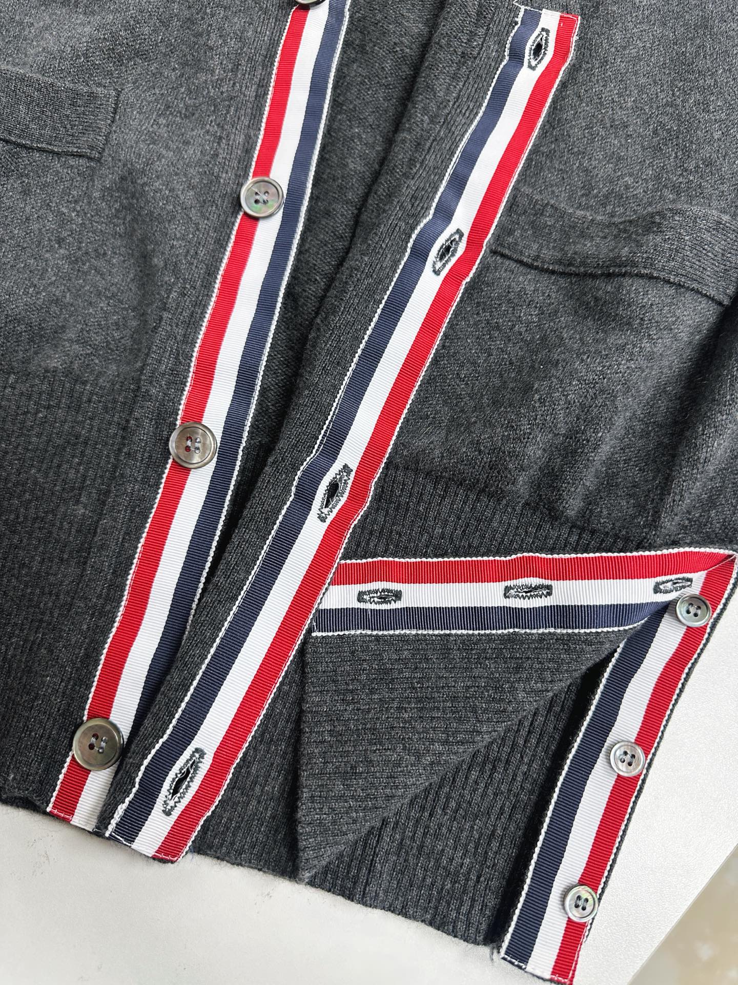 톰브라운 남성 반팔 126383 Thom Browne T Shirt 썸네일 이미지