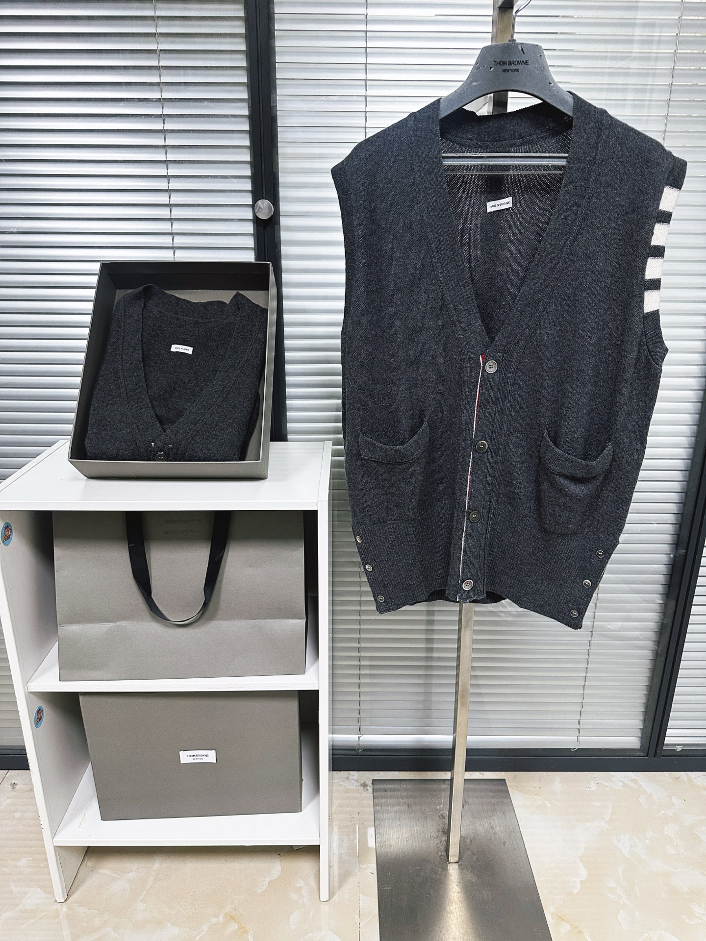 톰브라운 남성 반팔 126383 Thom Browne T Shirt 썸네일 이미지