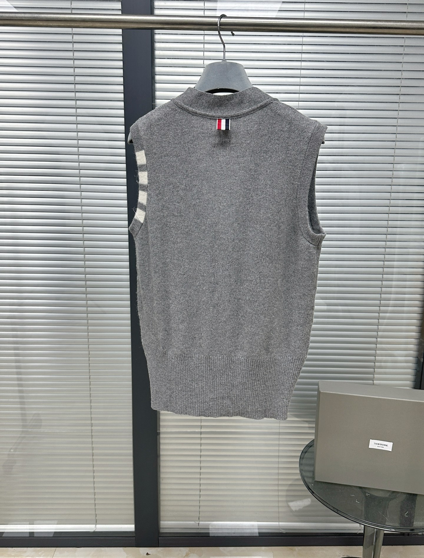 톰브라운 남성 반팔 126381 Thom Browne T Shirt 썸네일 이미지