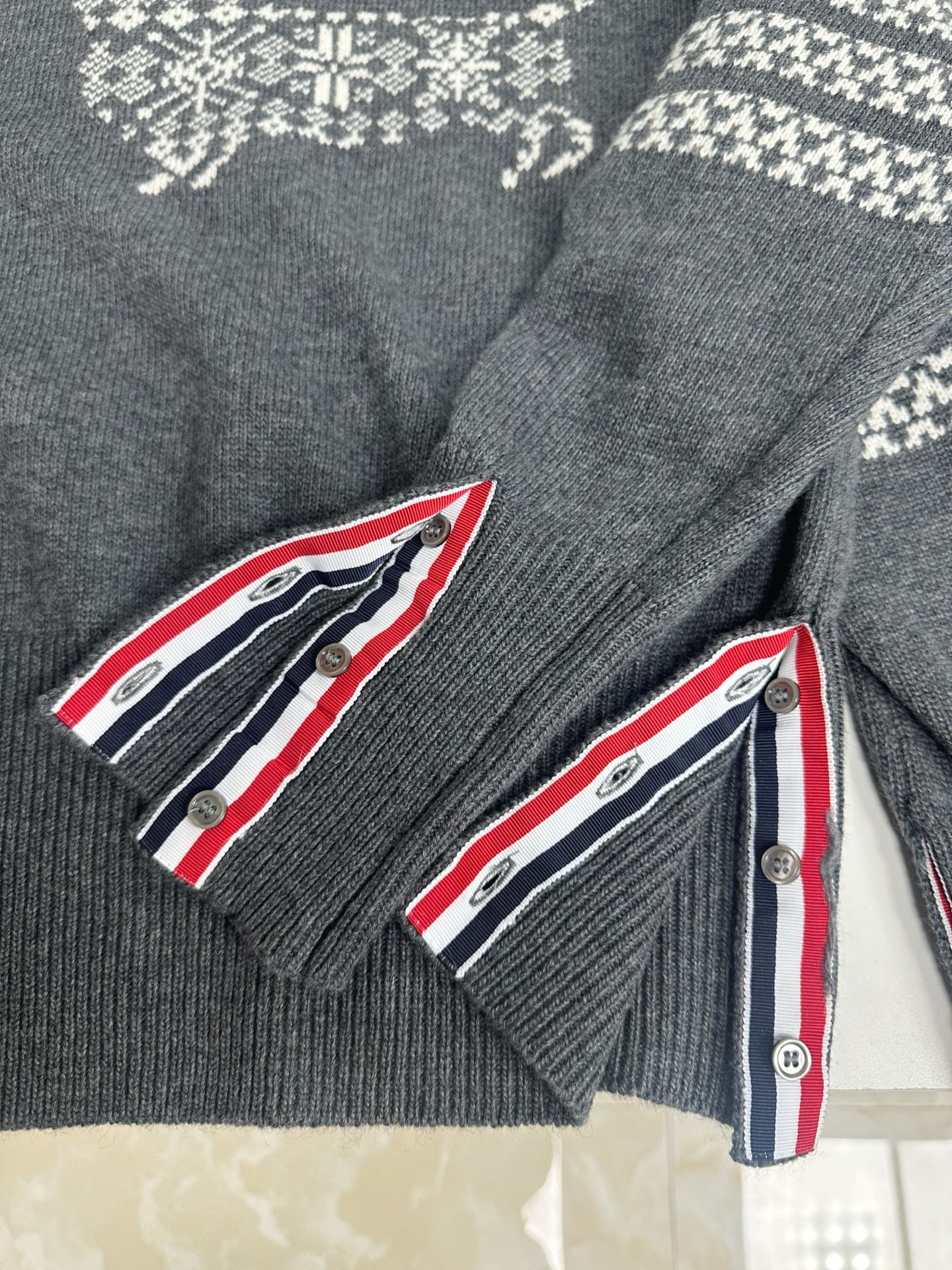 톰브라운 남성 니트 143004 Thom Browne Knit 상세 이미지 9