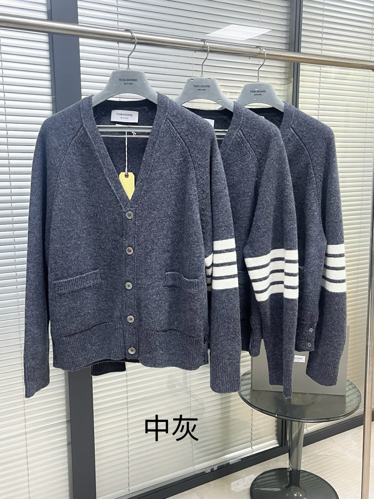 톰브라운 남성 가디건 142853 Thom Browne Cardigan 상세 이미지 4