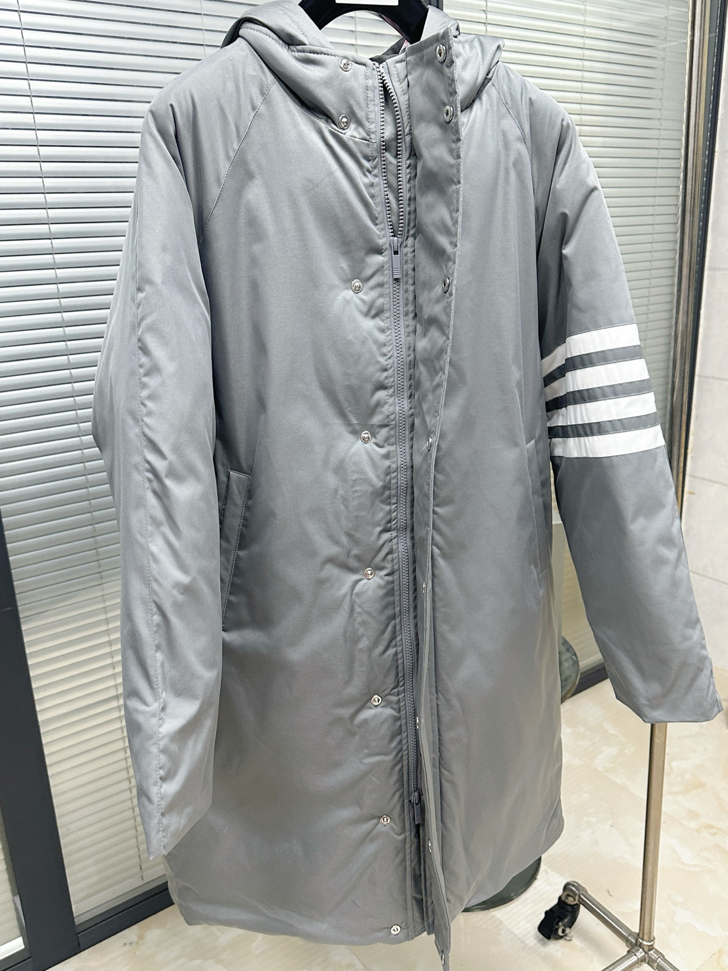 톰브라운 남성 패딩 143002 Thom Browne Padding 상세 이미지 4