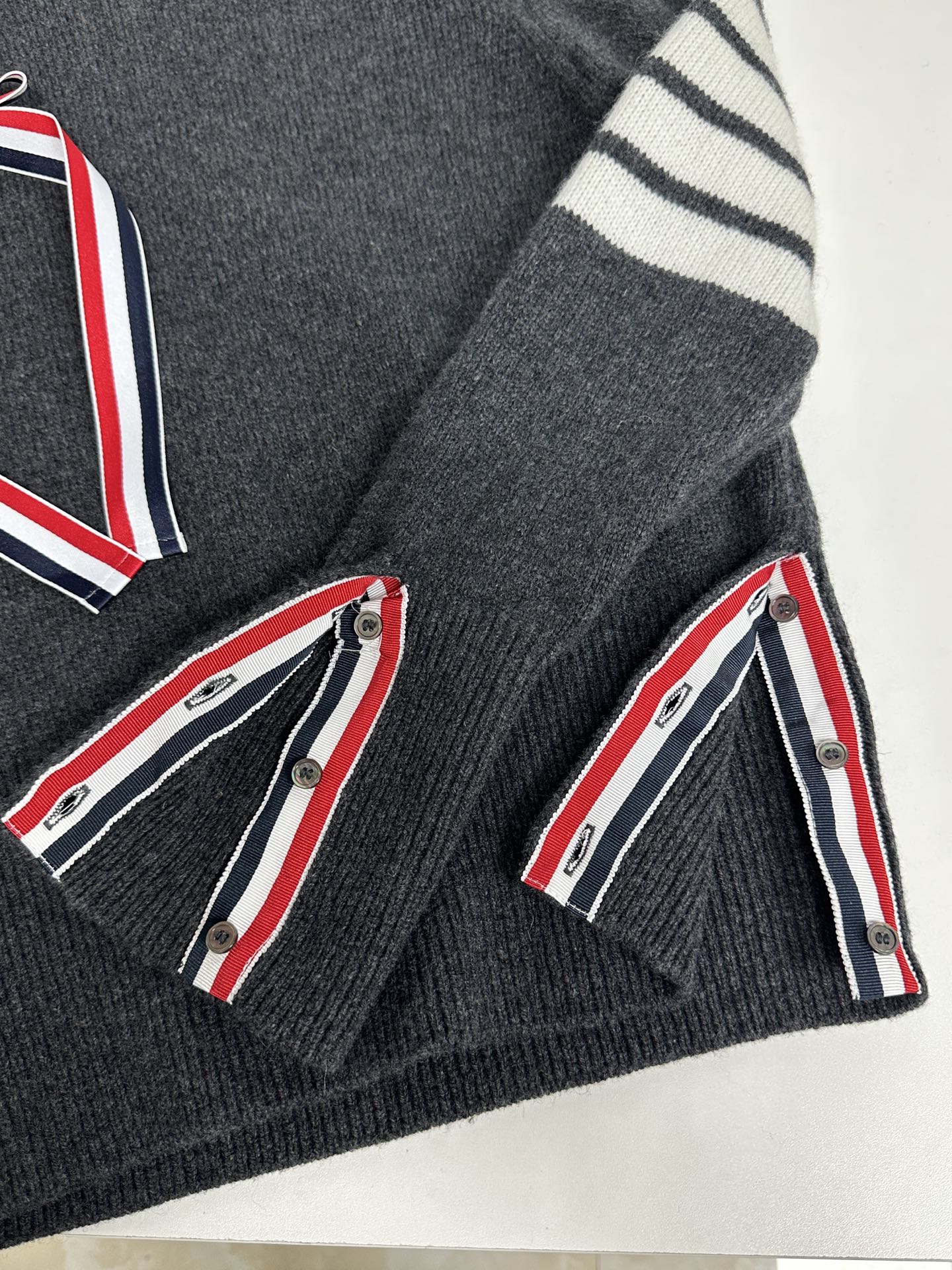 톰브라운 여성 니트 142989 Thom Browne Knit 상세 이미지 10