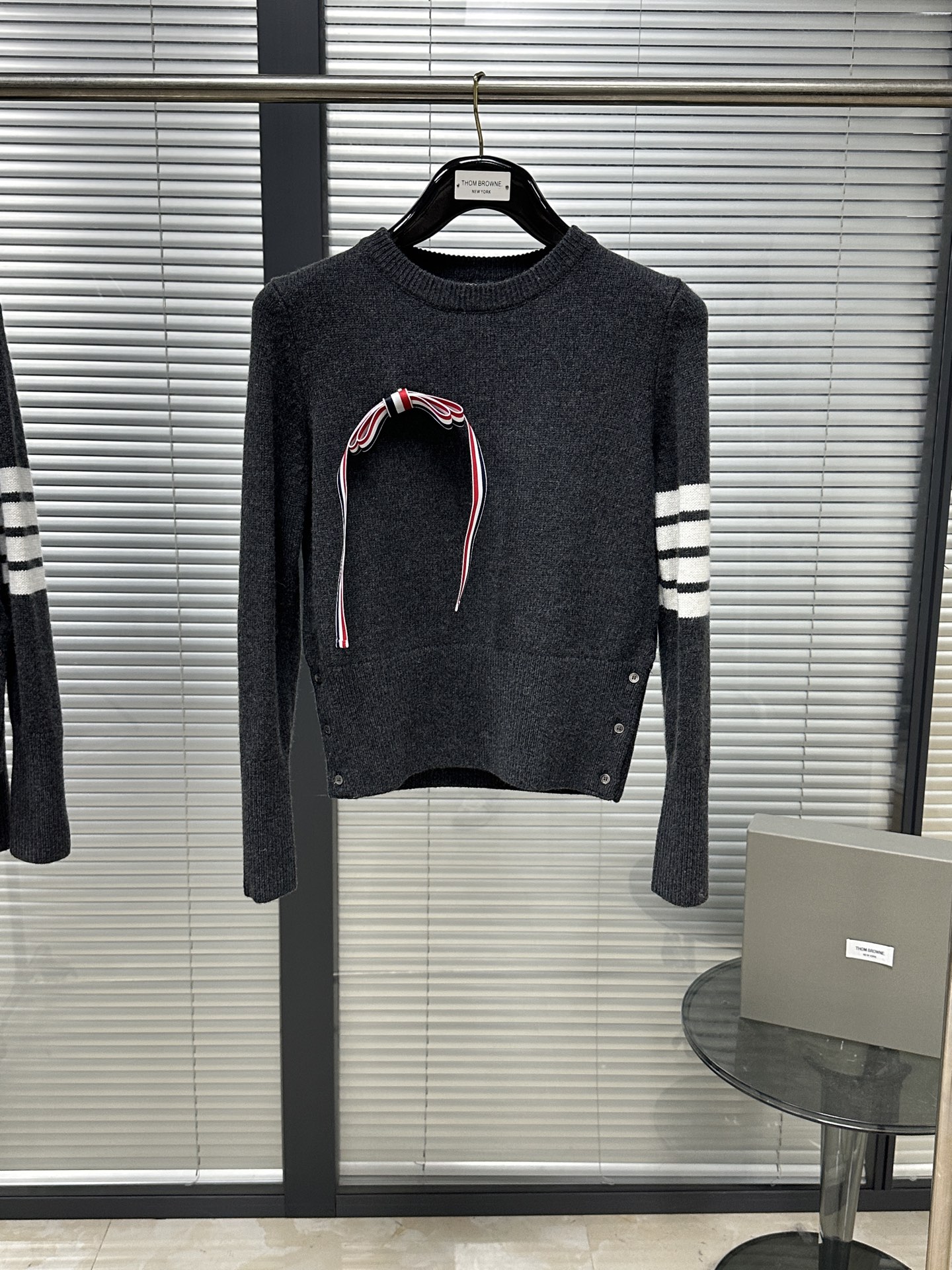 톰브라운 여성 니트 142989 Thom Browne Knit 상세 이미지 2