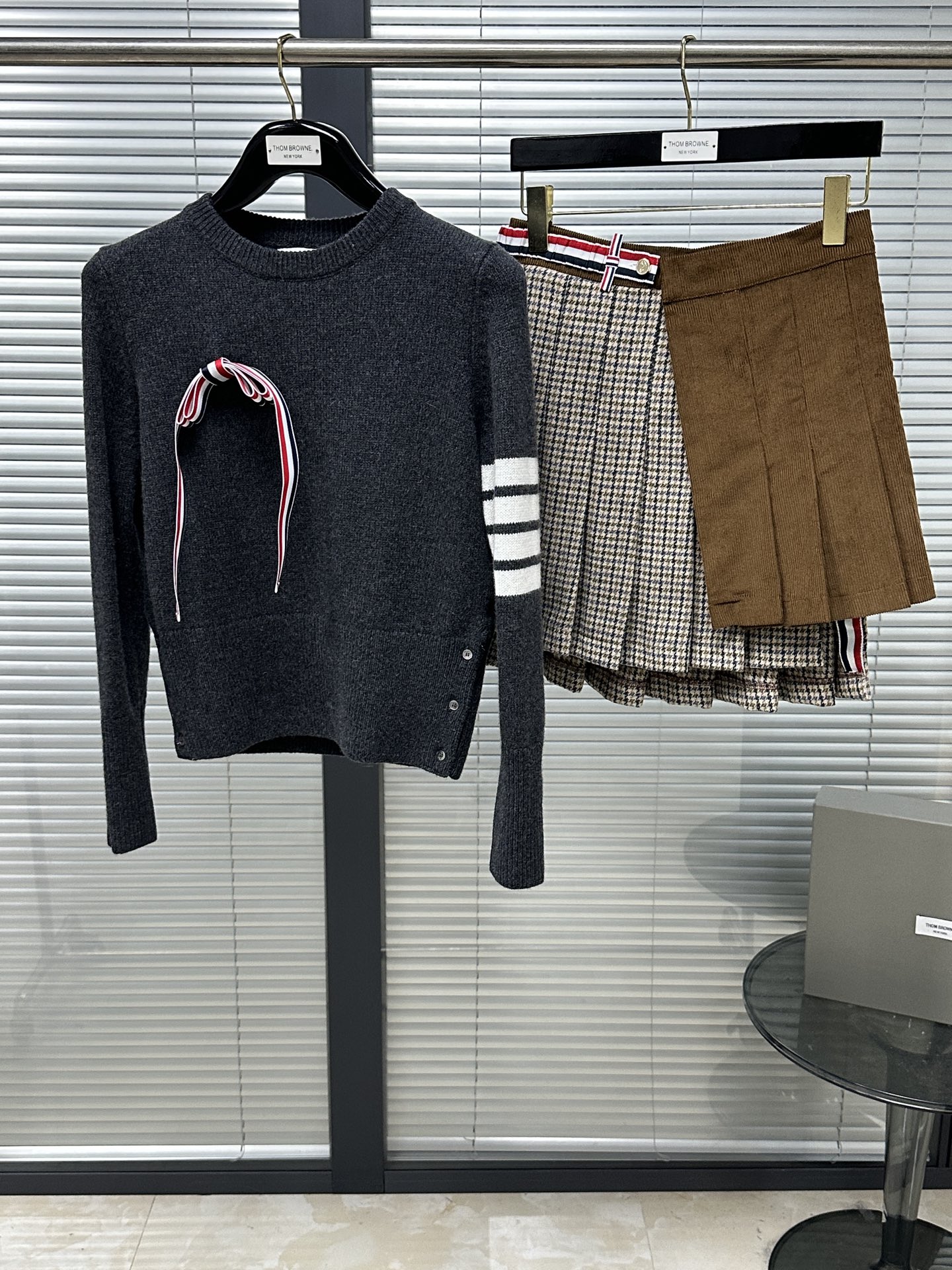 톰브라운 여성 니트 142989 Thom Browne Knit 상세 이미지 4