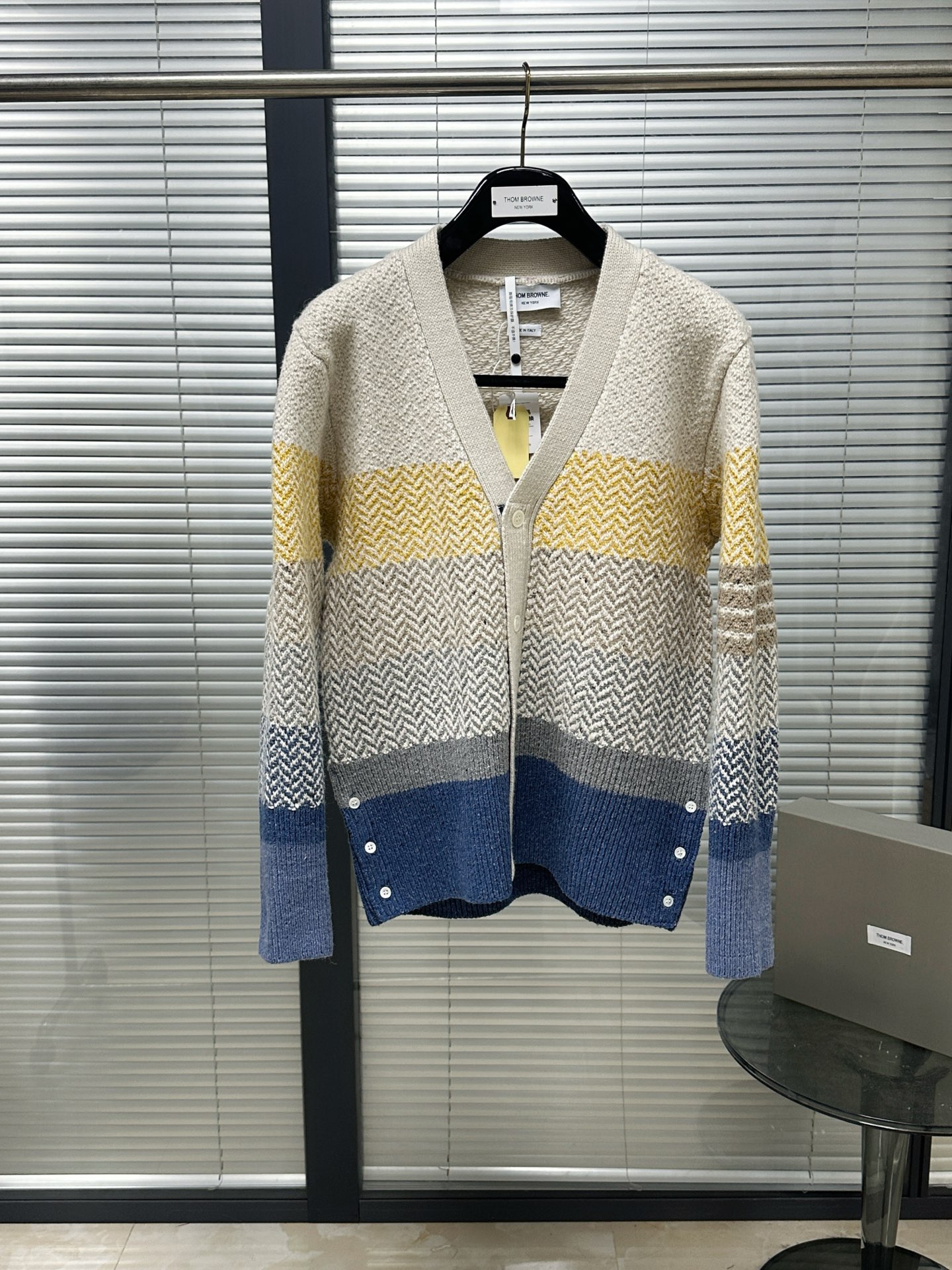 톰브라운 워싱 블루 그레이 남성 니트 레플리카 46575 Thom Browne 상세 이미지 2