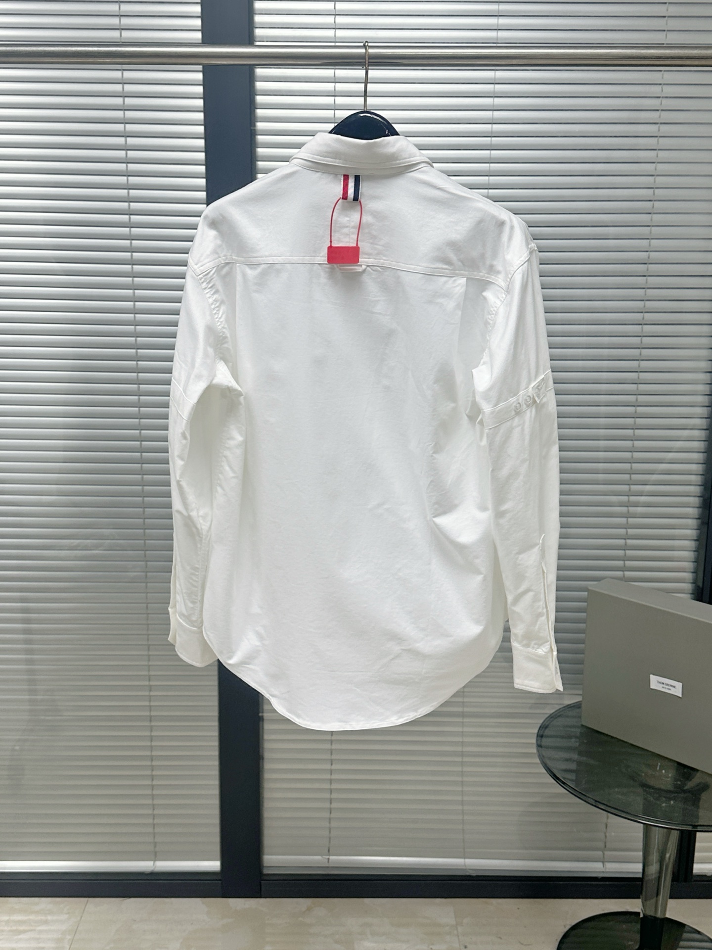 톰브라운 오버핏 무지 긴팔 셔츠 상세 이미지 3