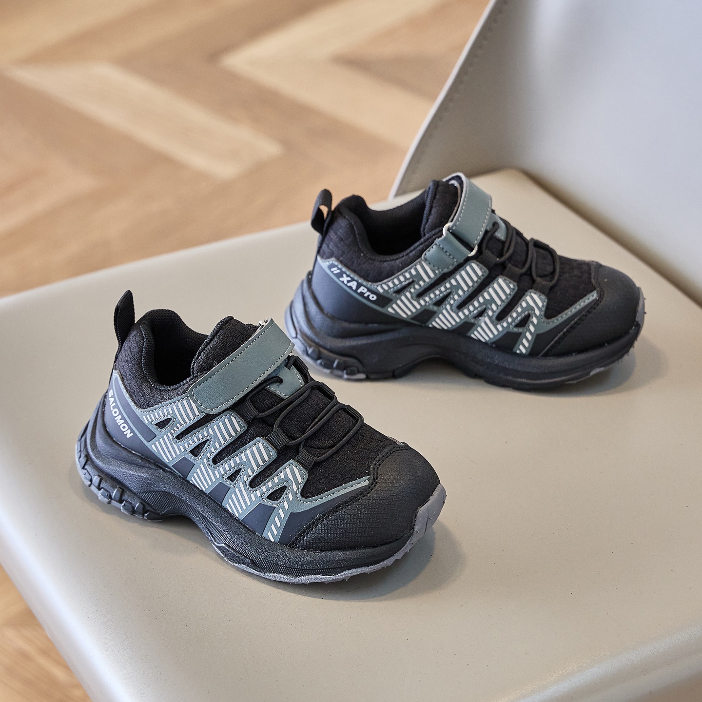 图片[3]-萨络蒙 V8魔术贴童鞋26-37 SALOMON XA PRO V8 Trail系列魔术贴包头防撞童鞋，透气减震户外越野机能跑步鞋-选品中心