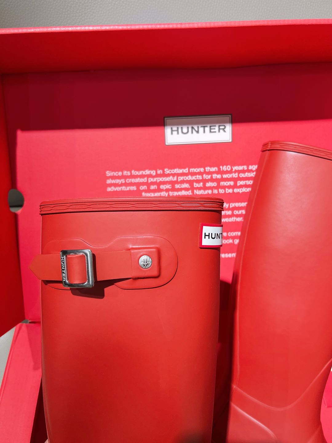 “Bobley Factory: Hunter’s 2024 Rain Boots with British Royal Style Since 1856” - 图片 4