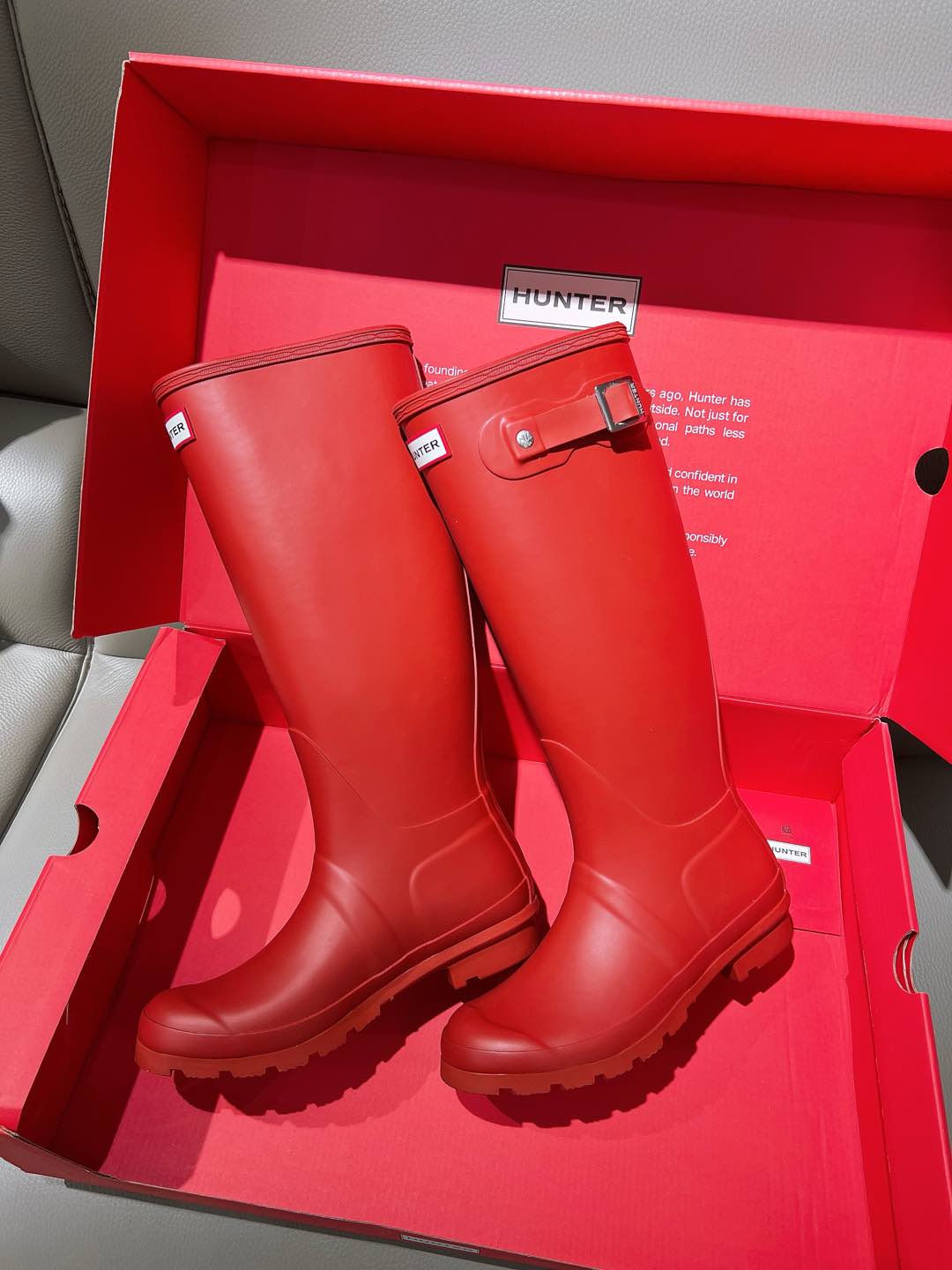 “Bobley Factory: Hunter’s 2024 Rain Boots with British Royal Style Since 1856” - 图片 7